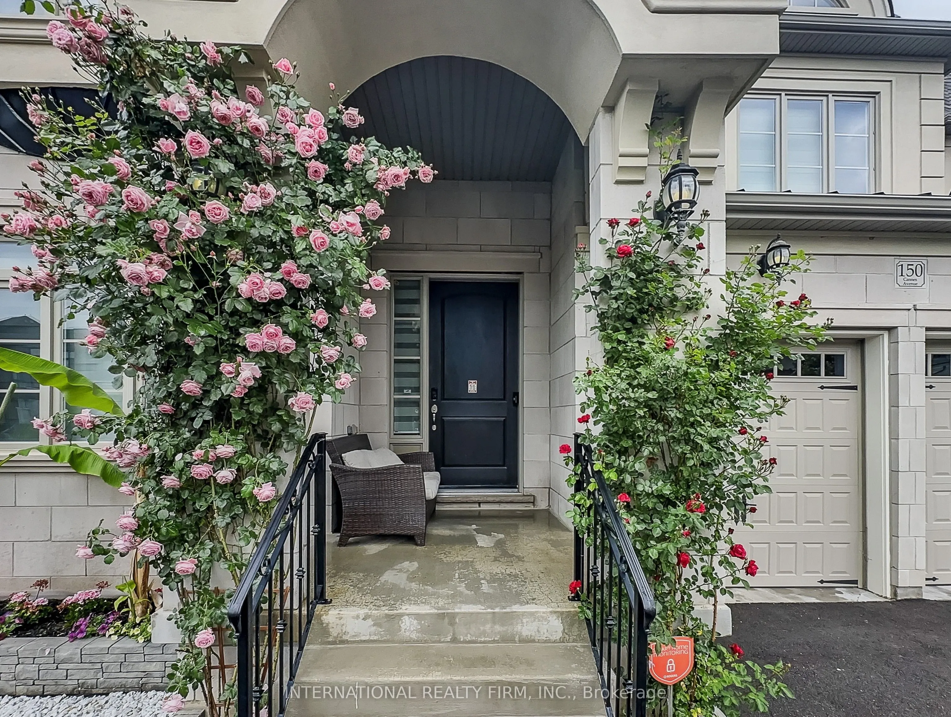 150 Cannes Avenue