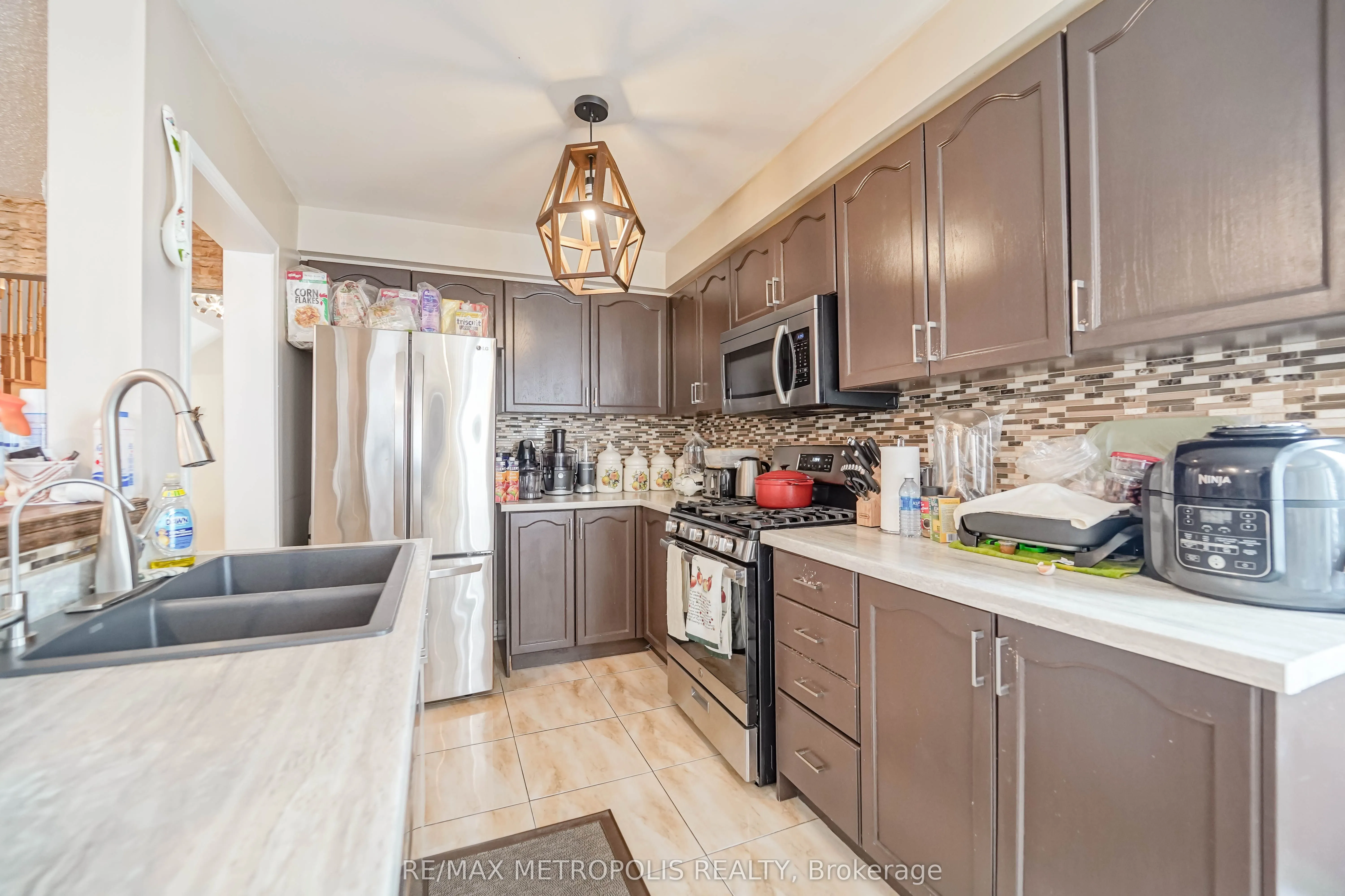 63 Echo Ridge Crescent