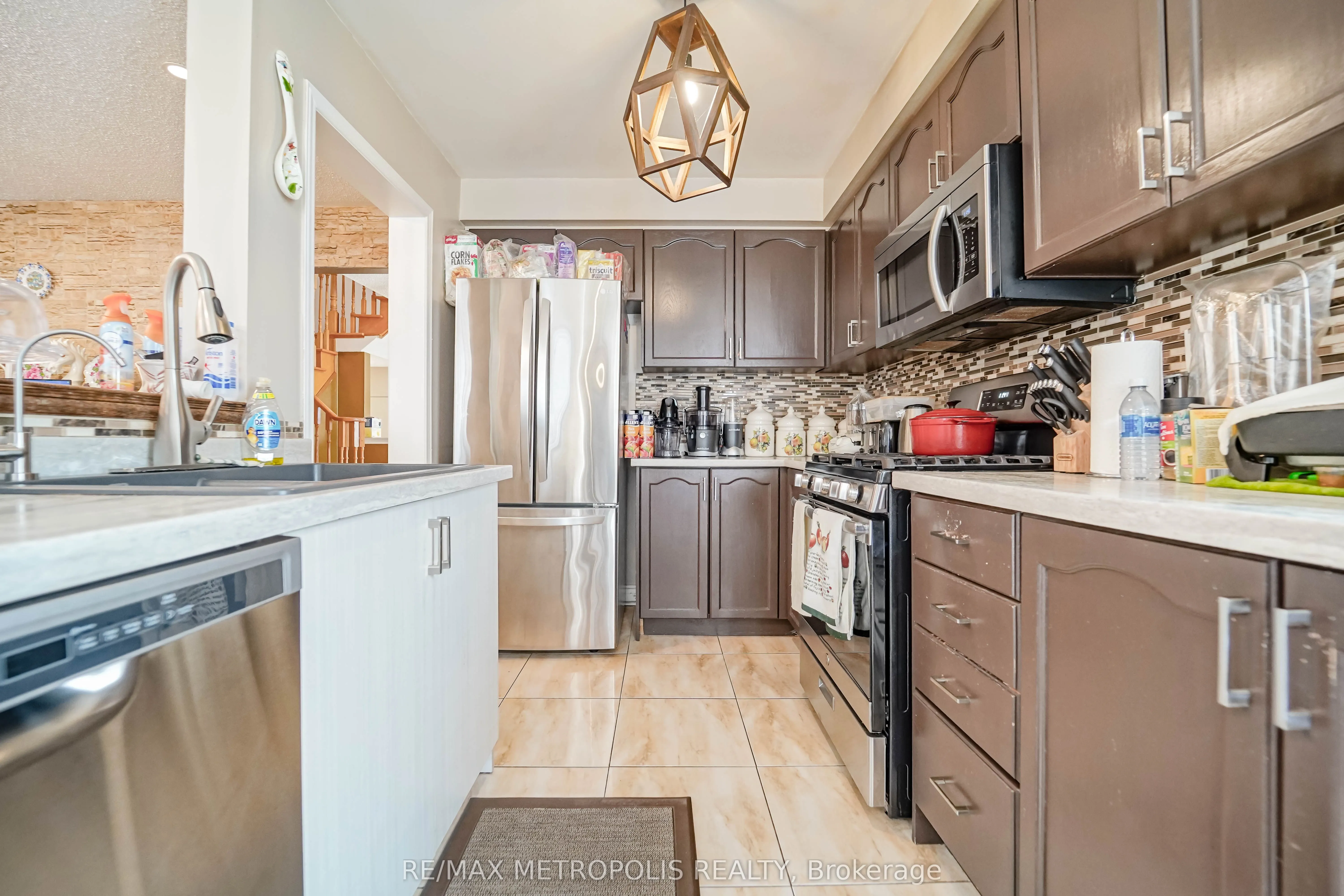 63 Echo Ridge Crescent