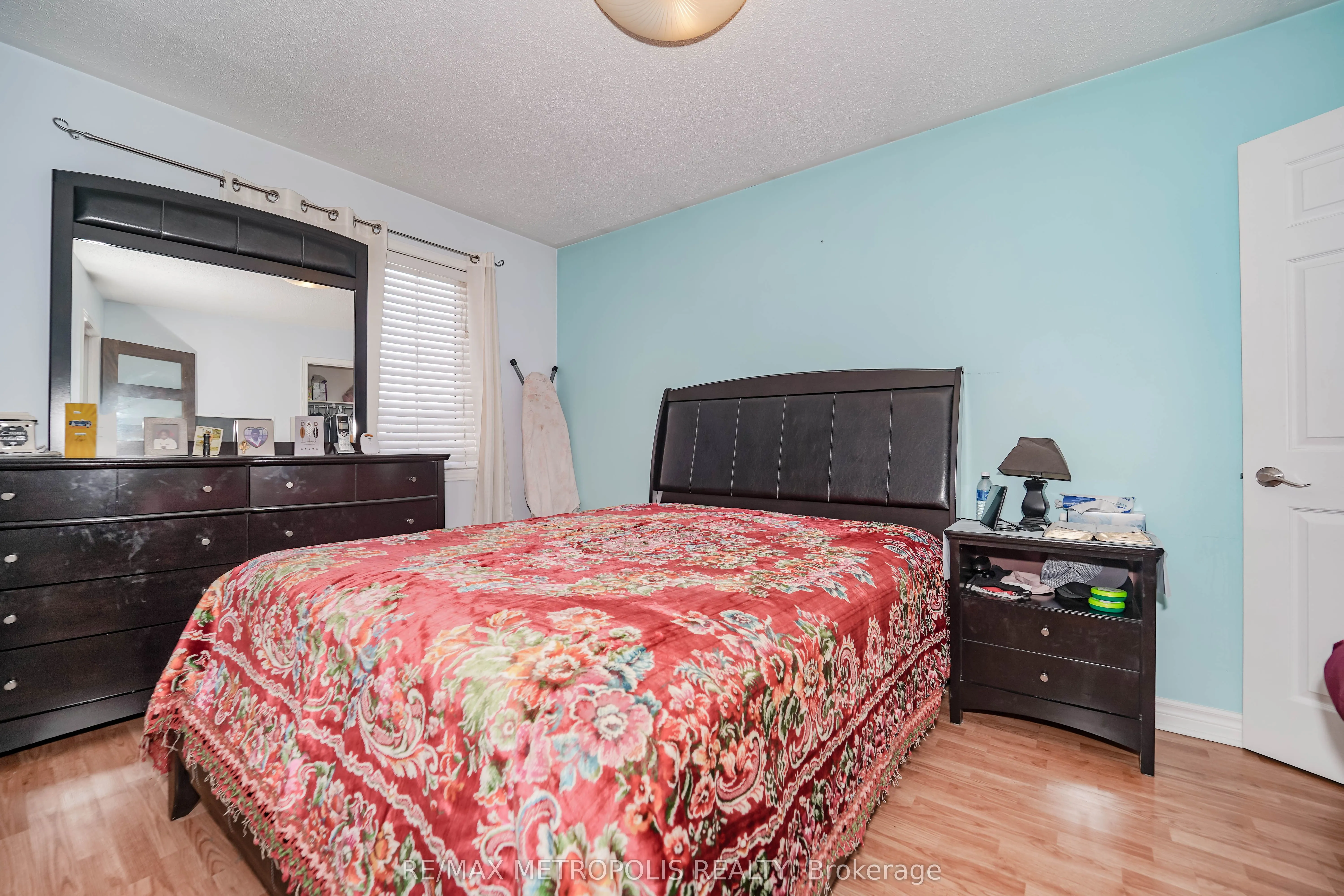 63 Echo Ridge Crescent