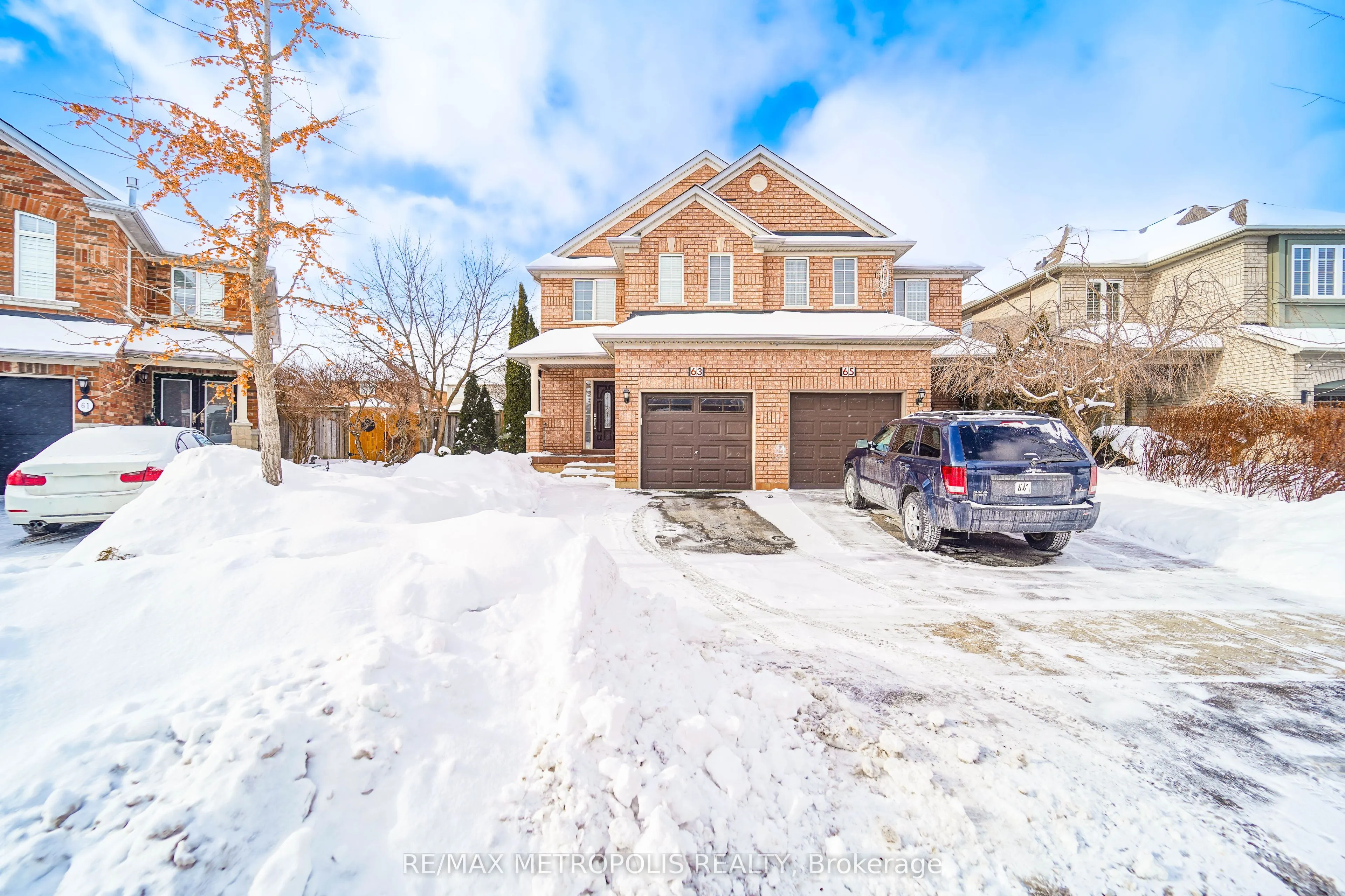 63 Echo Ridge Crescent
