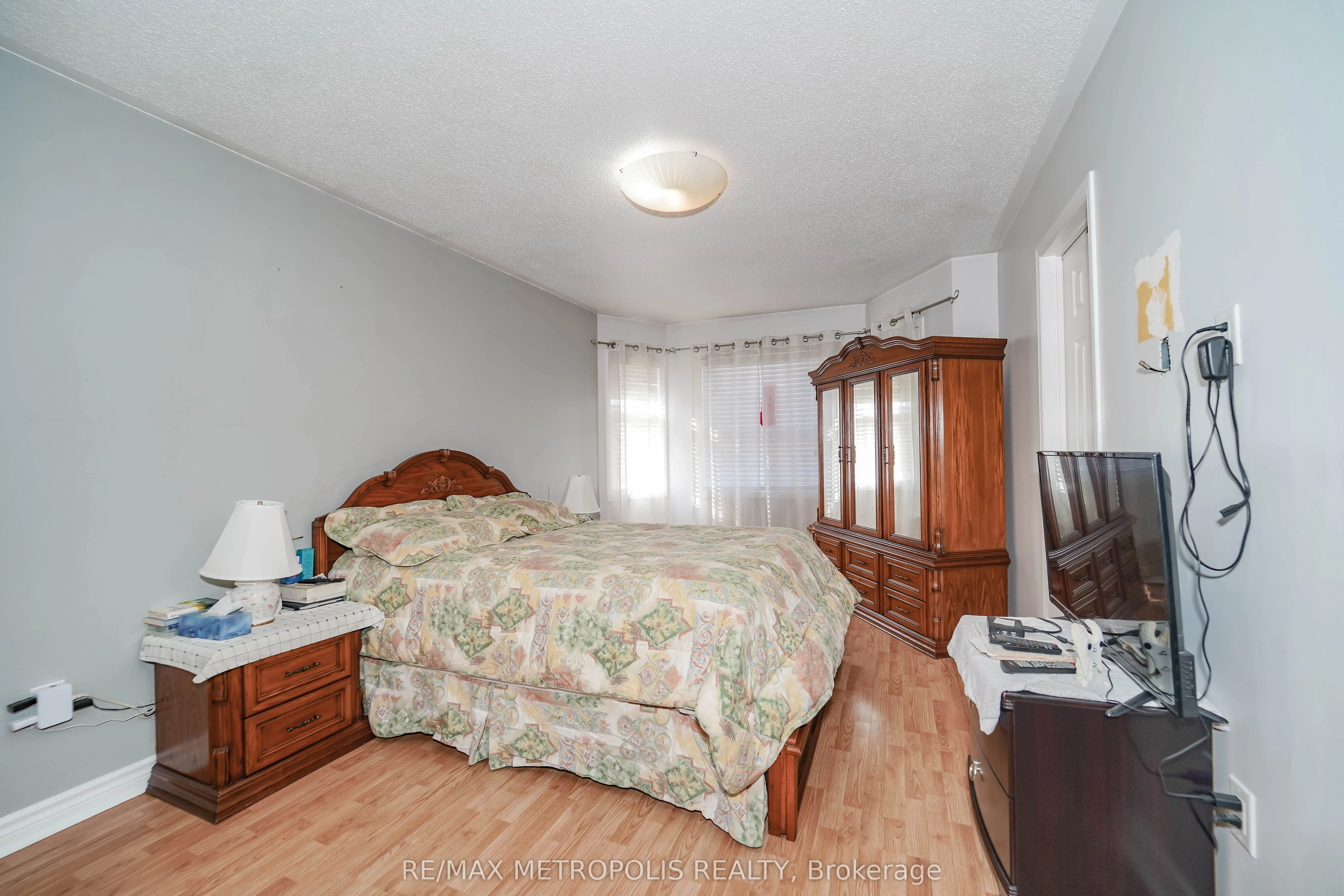63 Echo Ridge Crescent