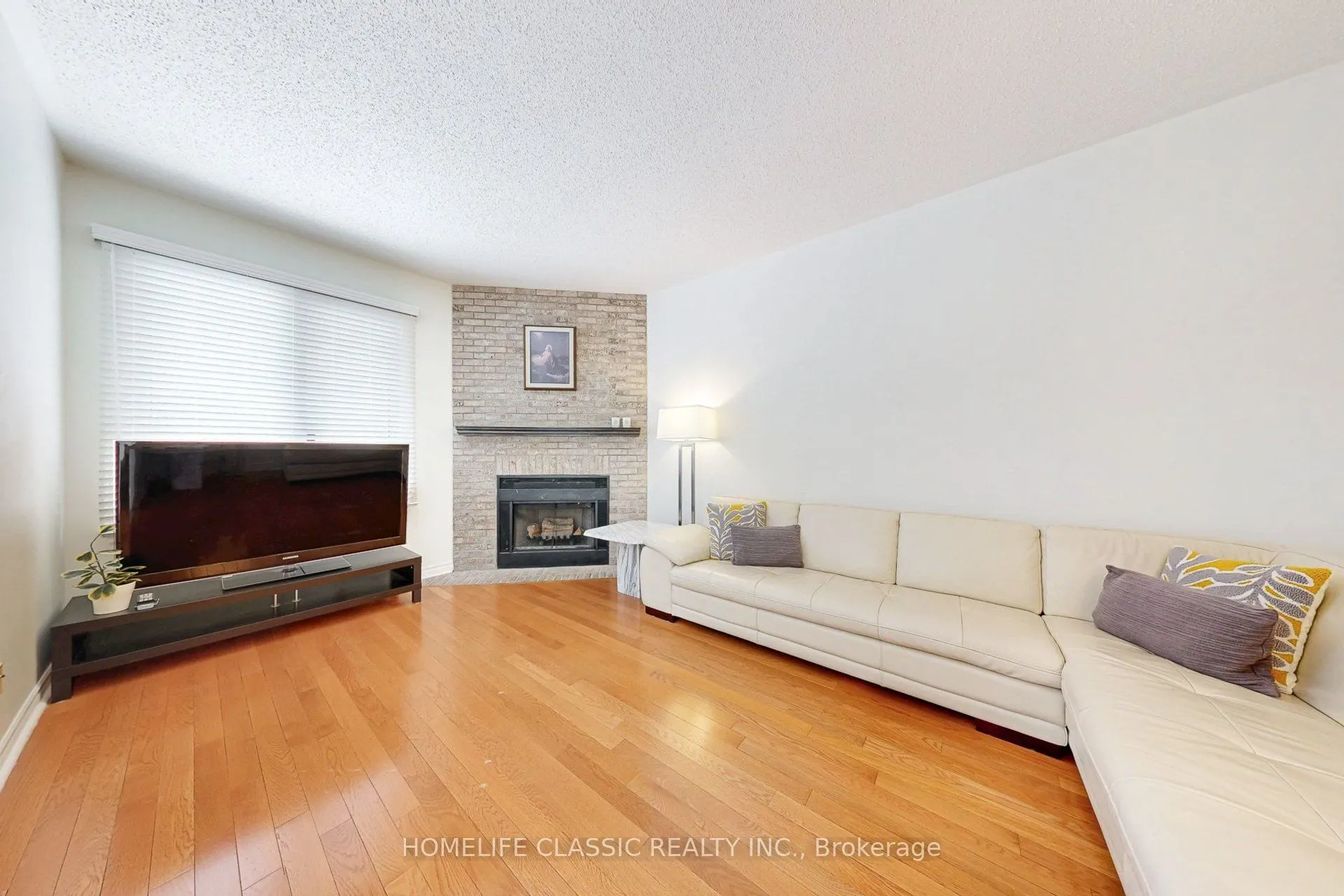 50 Oakhurst Drive