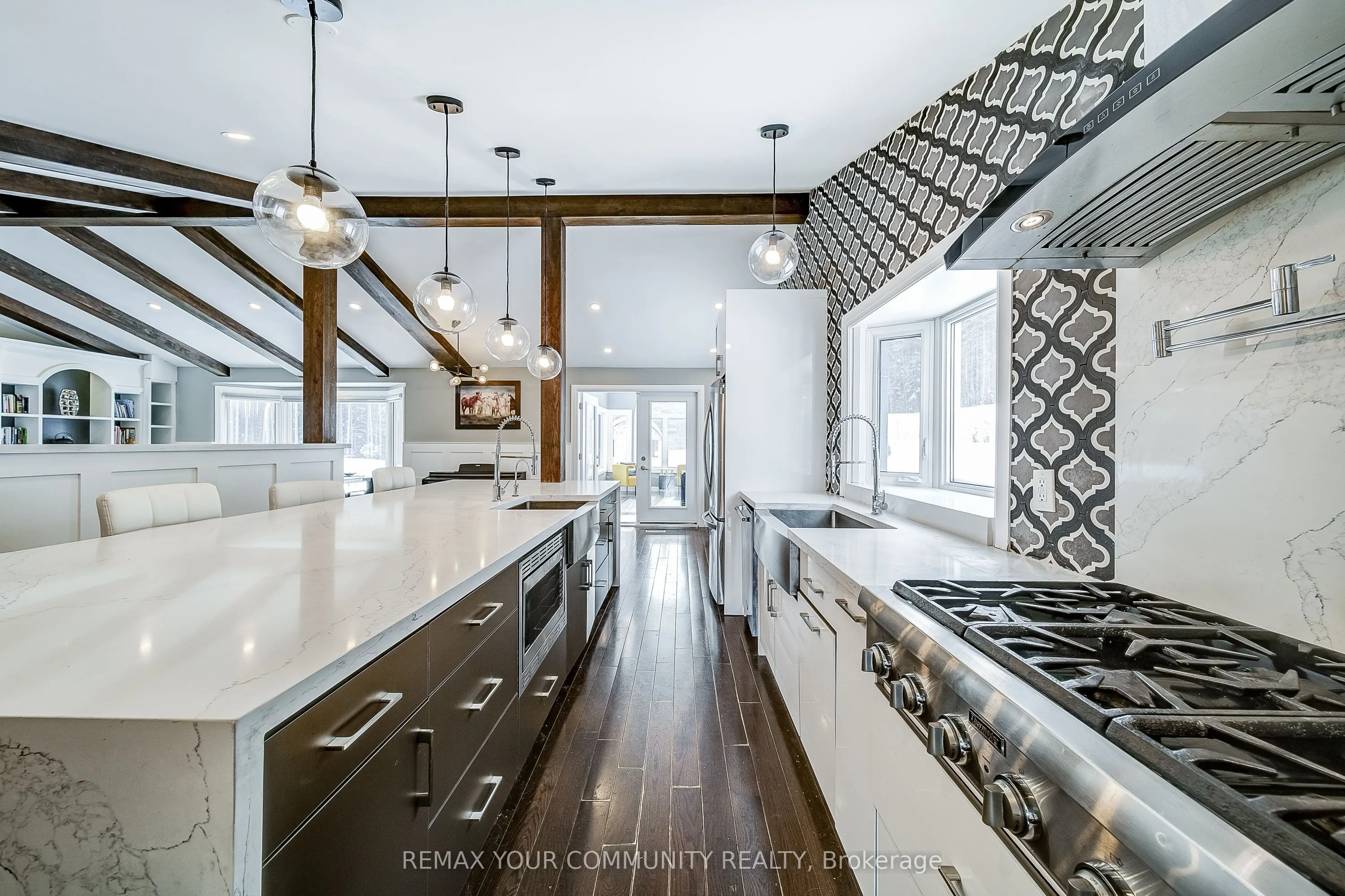 3433 Mount Albert Road