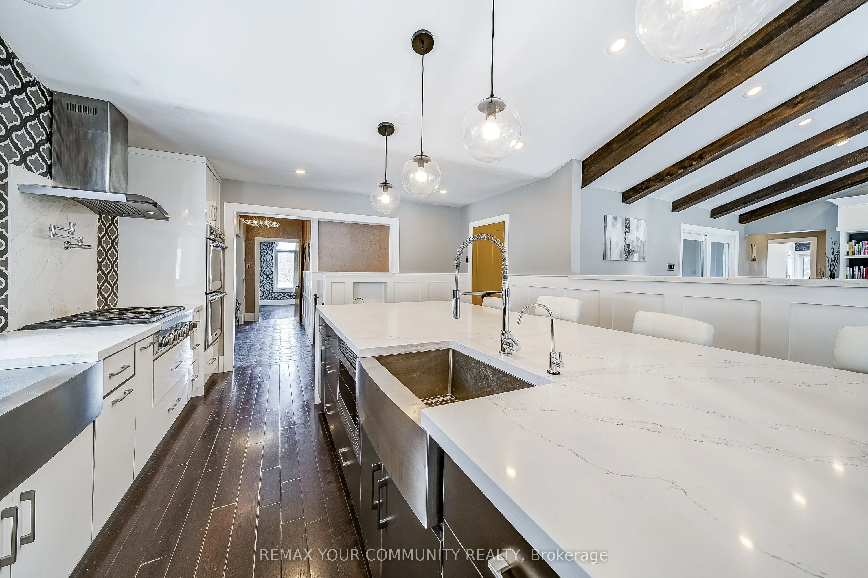 3433 Mount Albert Road