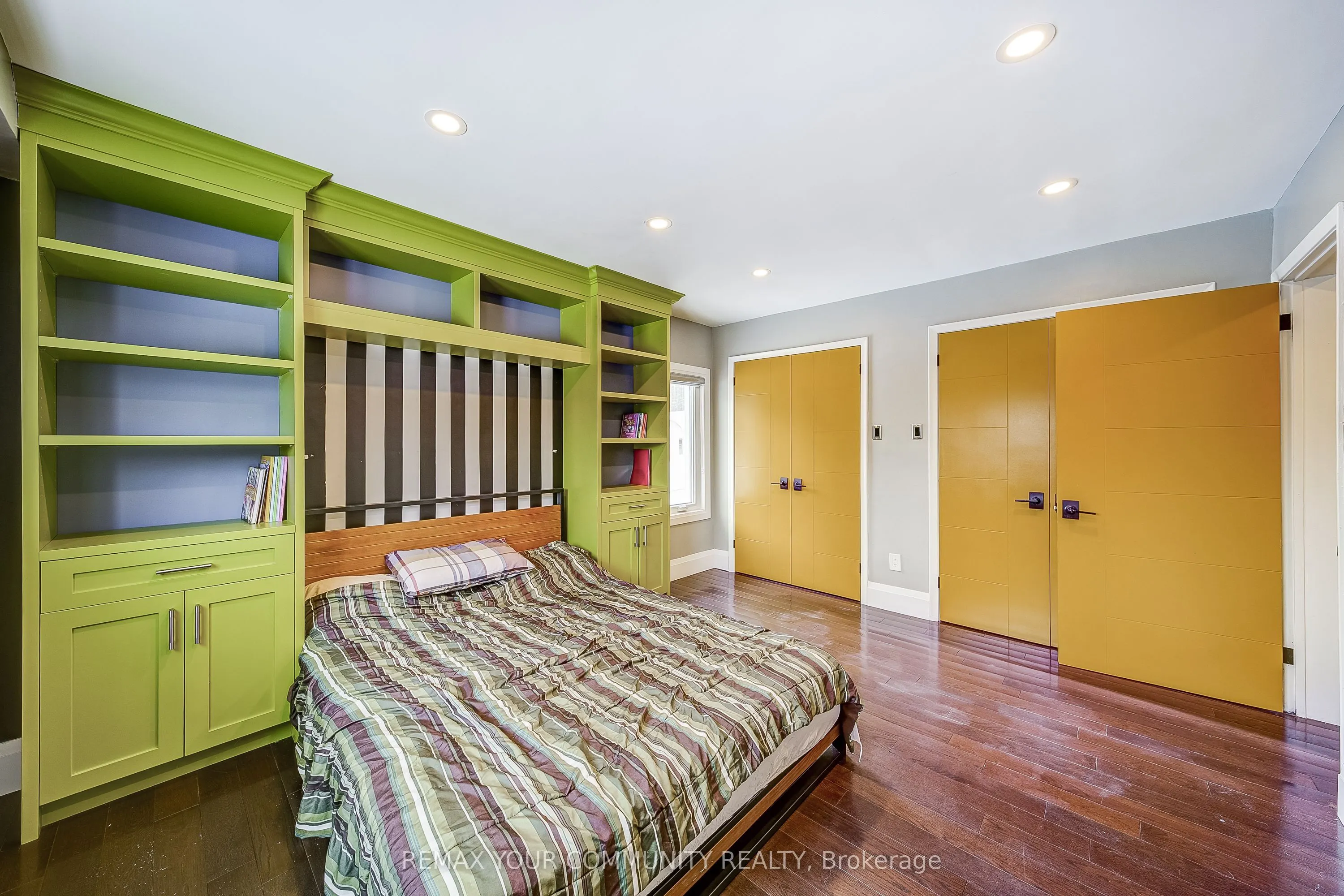 3433 Mount Albert Road
