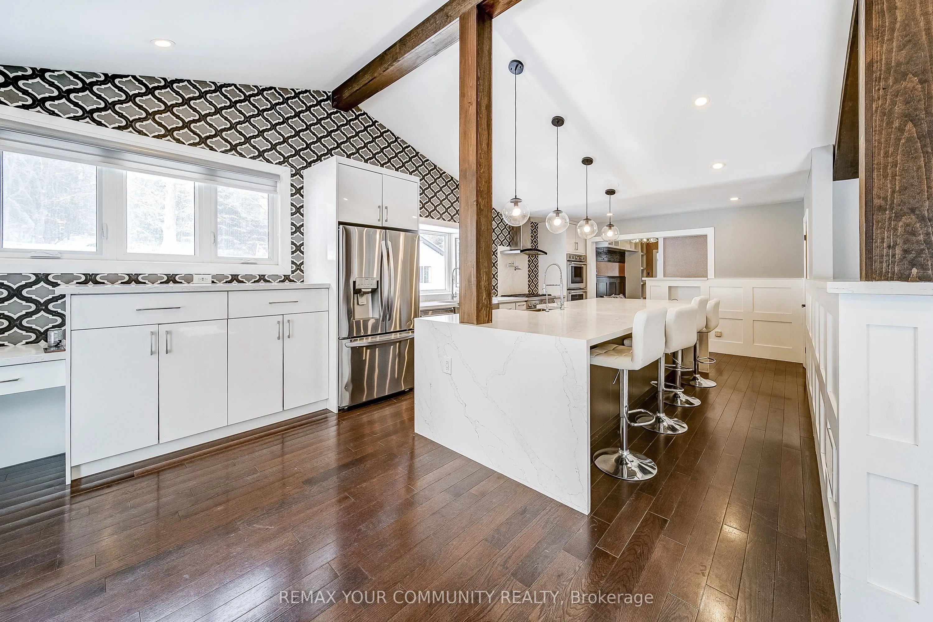 3433 Mount Albert Road