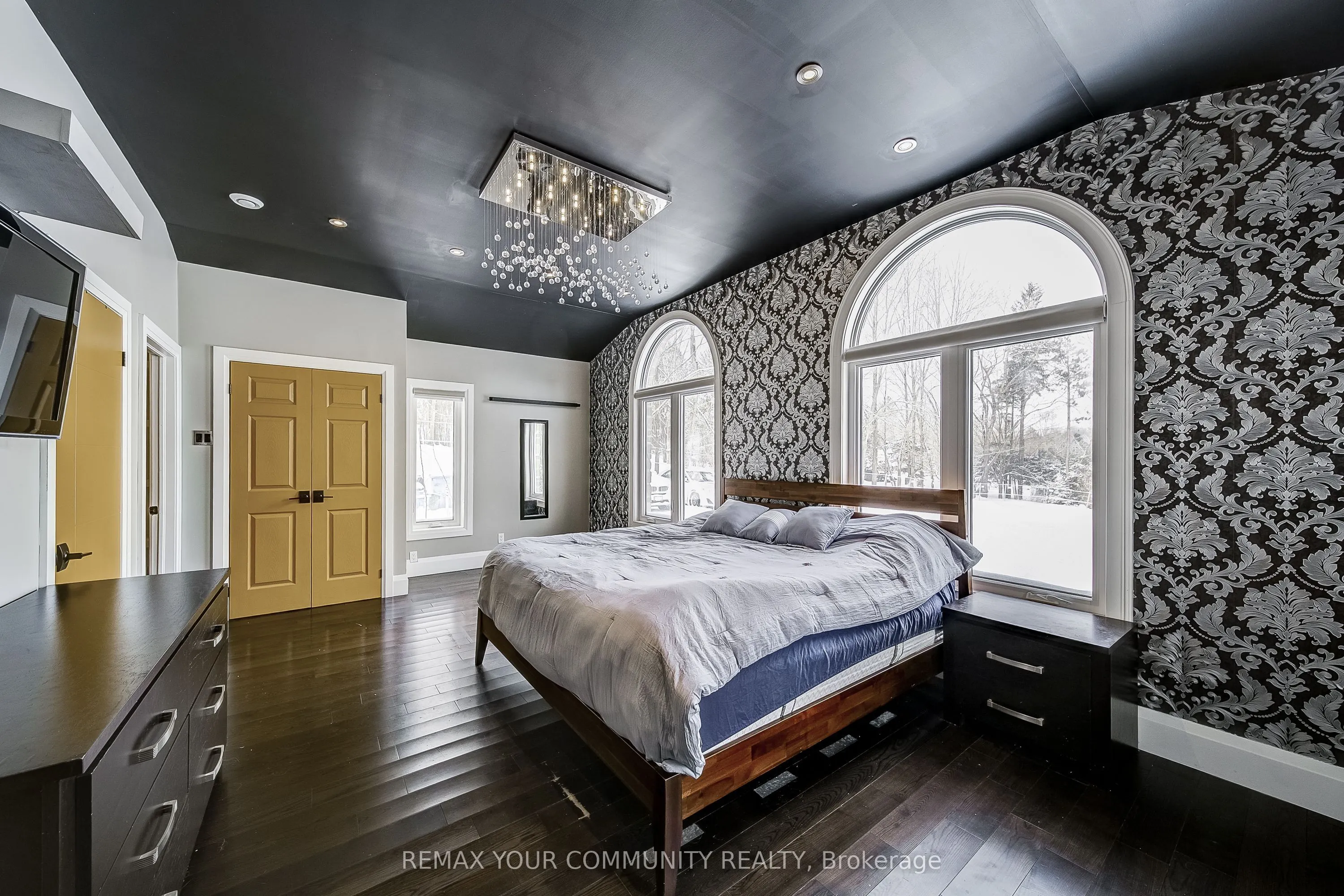 3433 Mount Albert Road