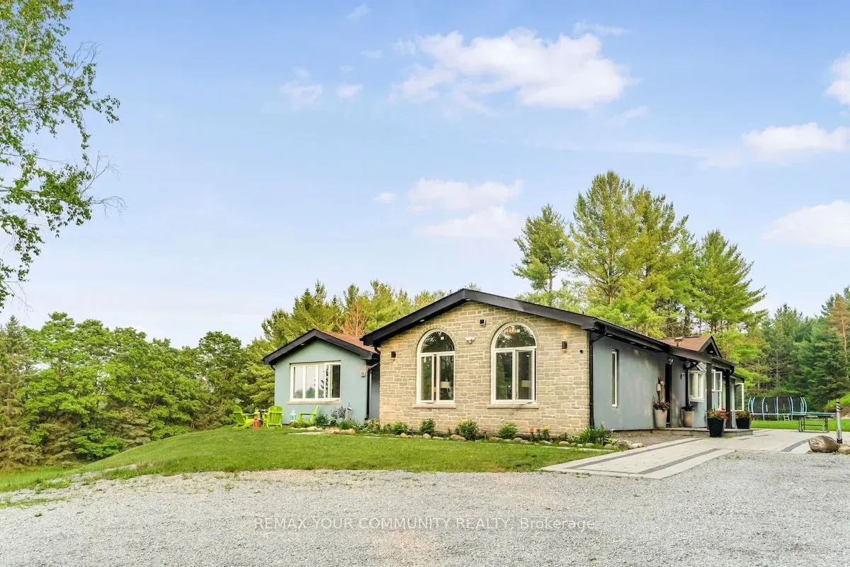 3433 Mount Albert Road