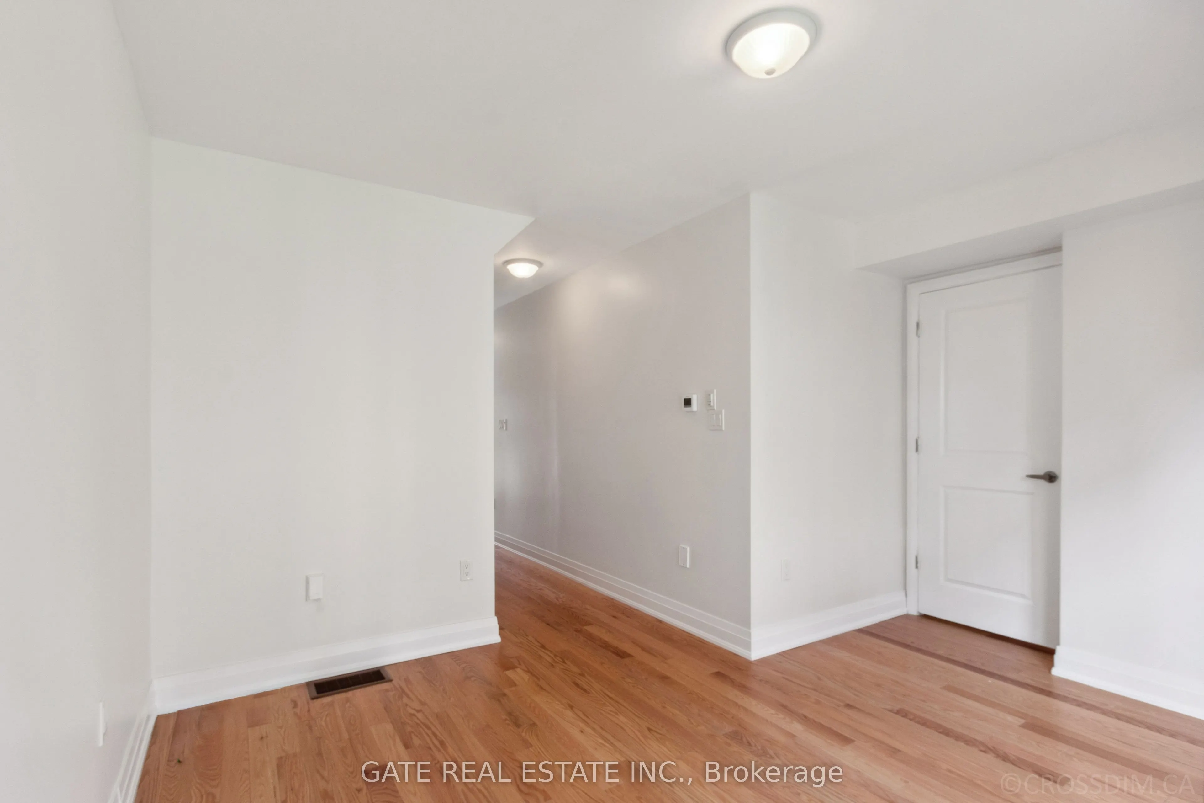 27 Moneypenny Place