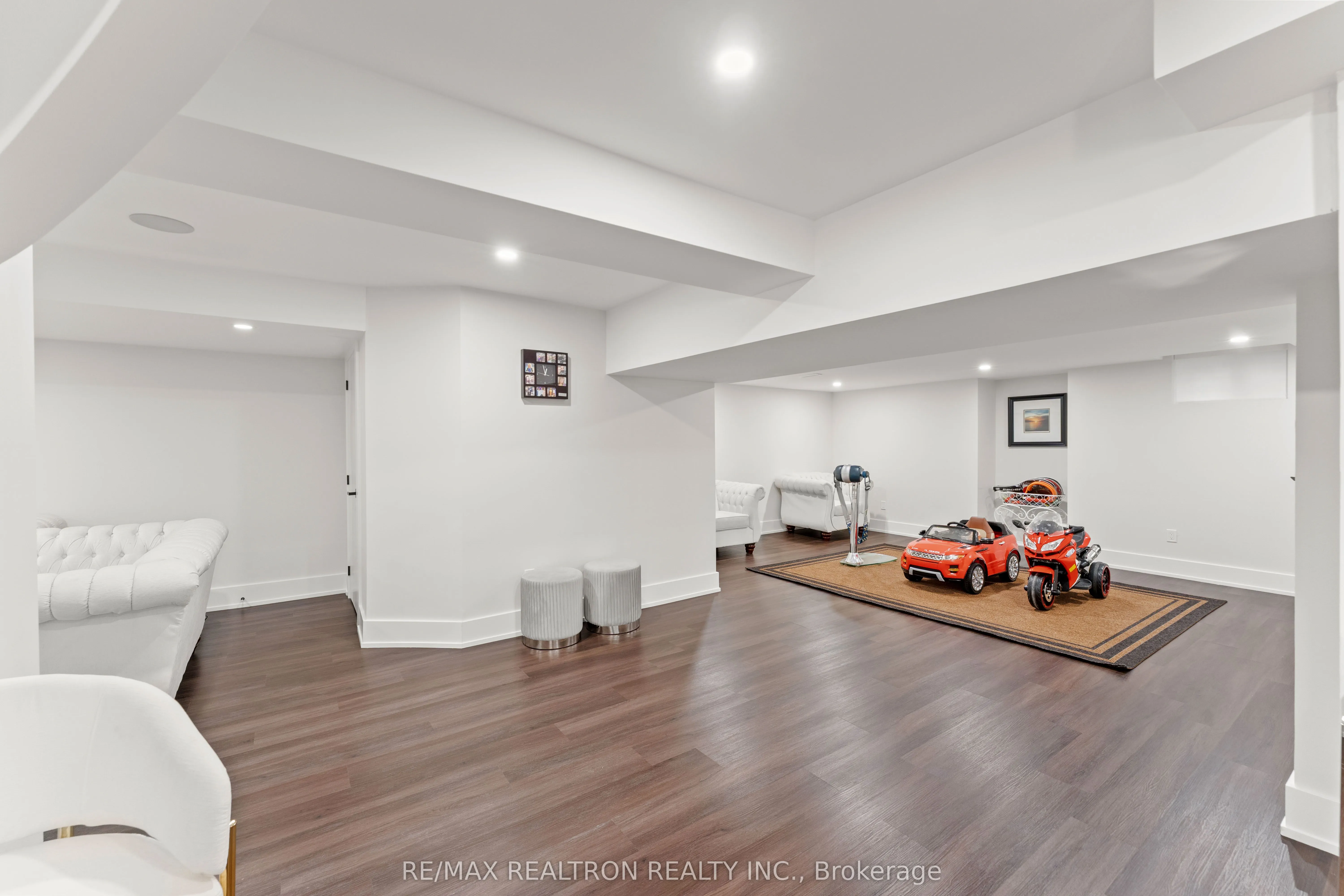 63 Willett Crescent