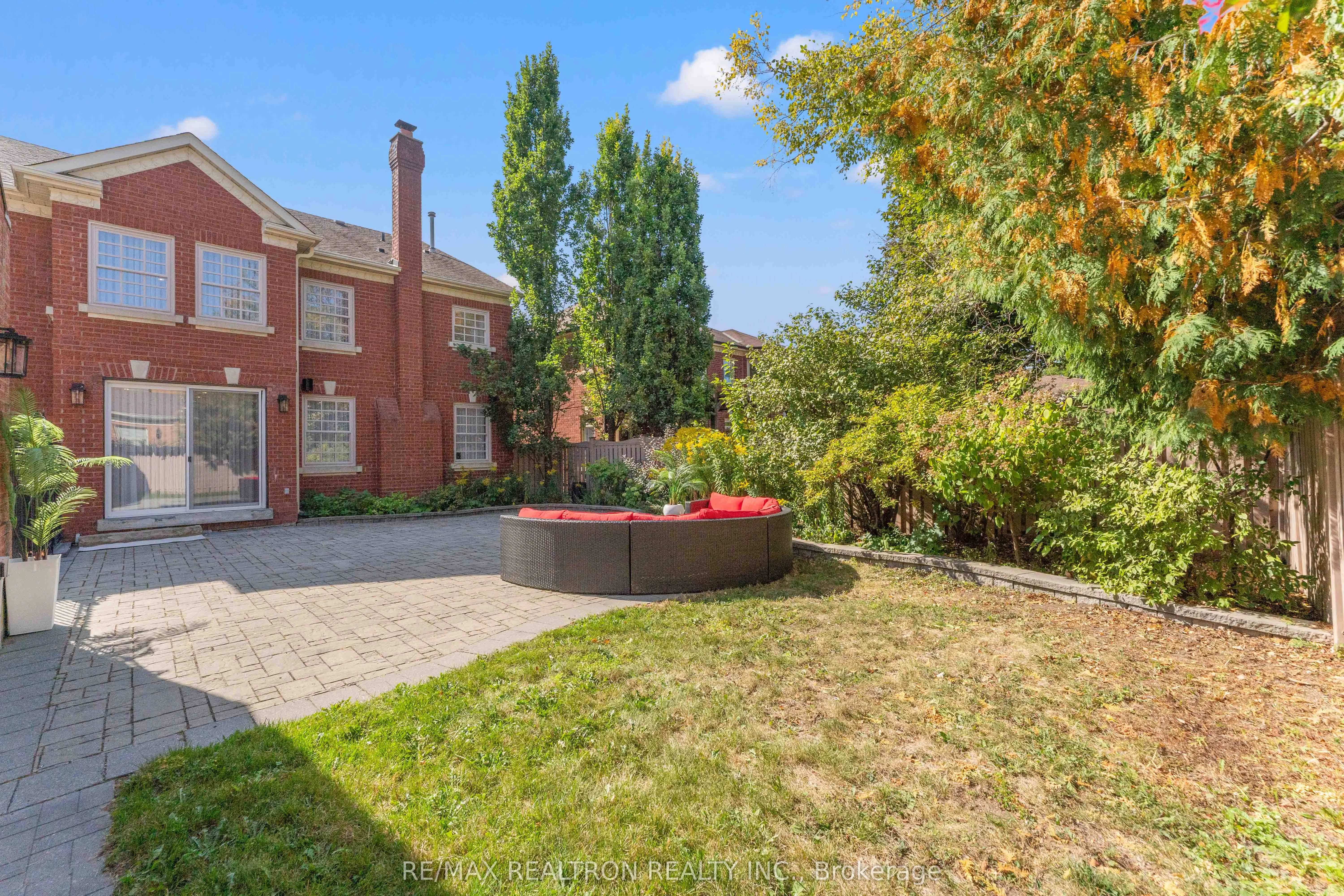 63 Willett Crescent