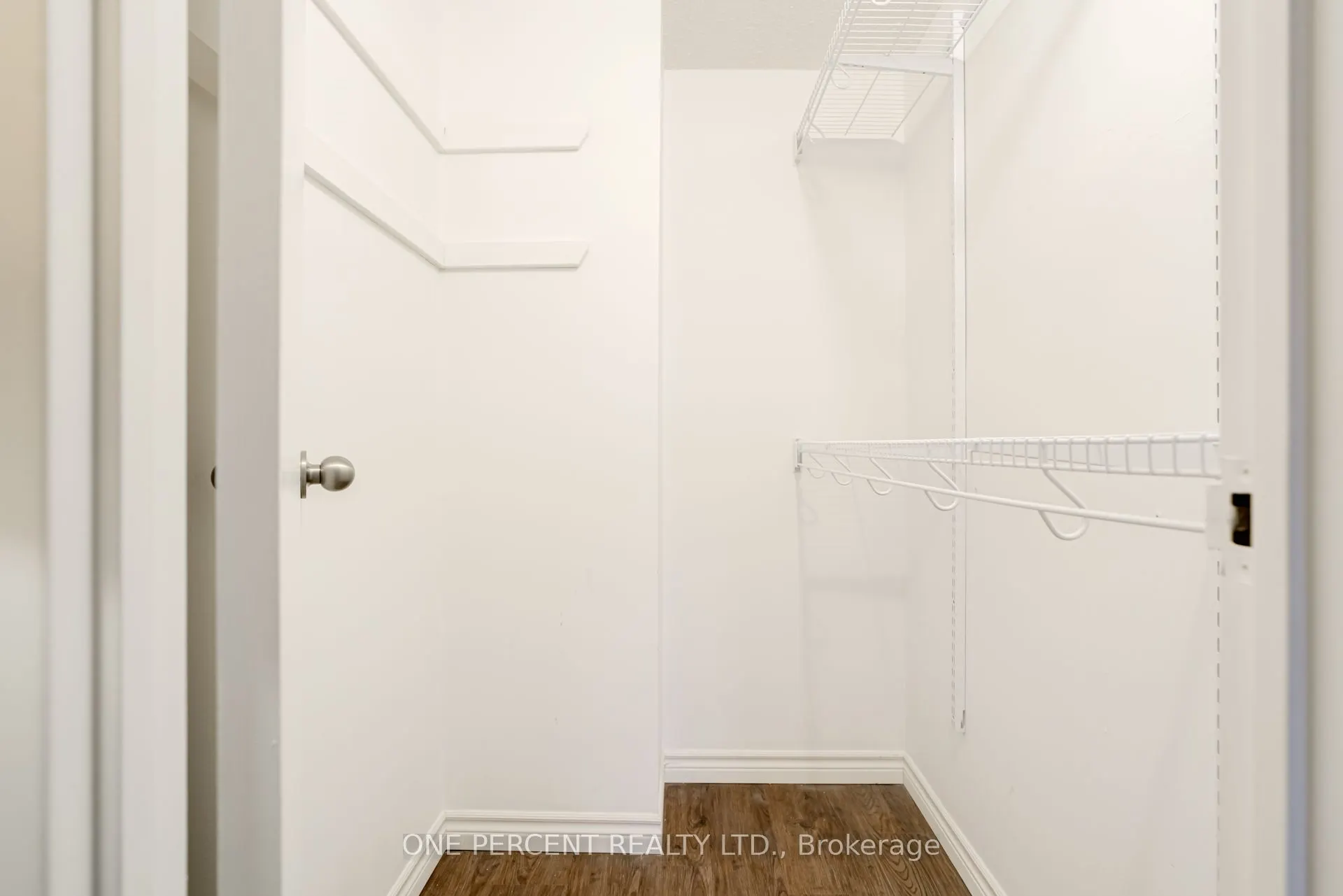 15390 Yonge Street #406
