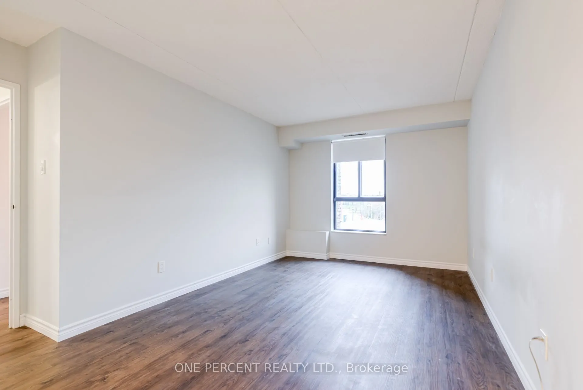 15390 Yonge Street #406