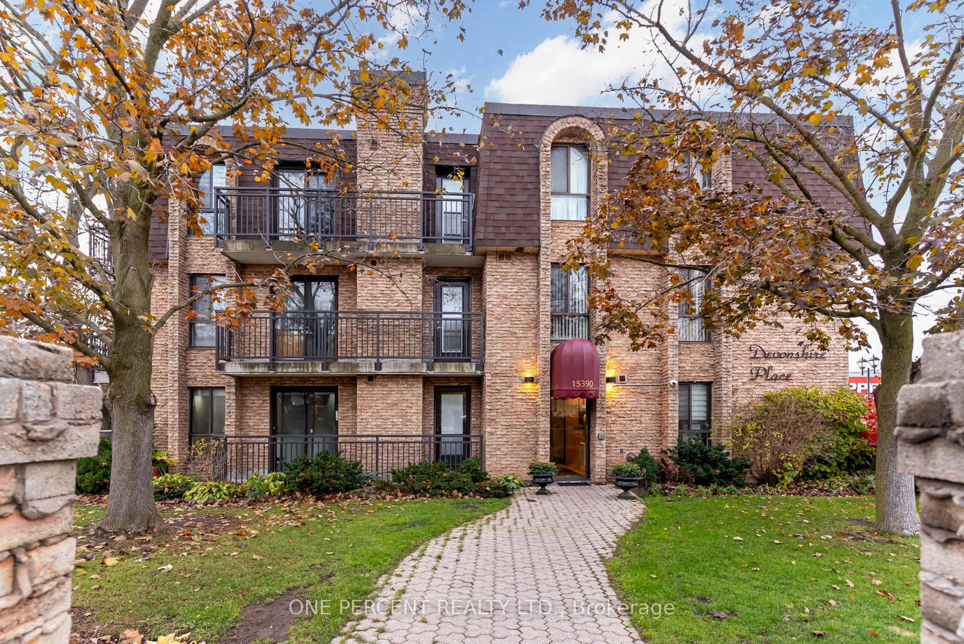 15390 Yonge Street #406