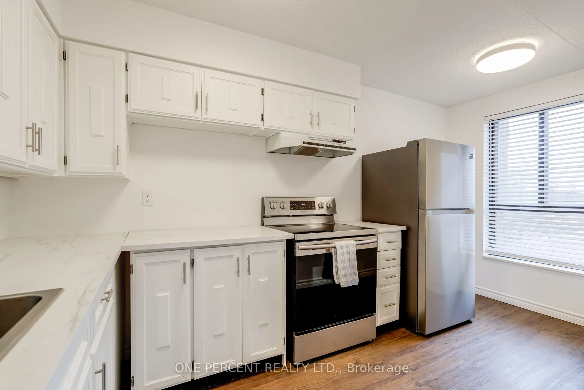 15390 Yonge Street #406
