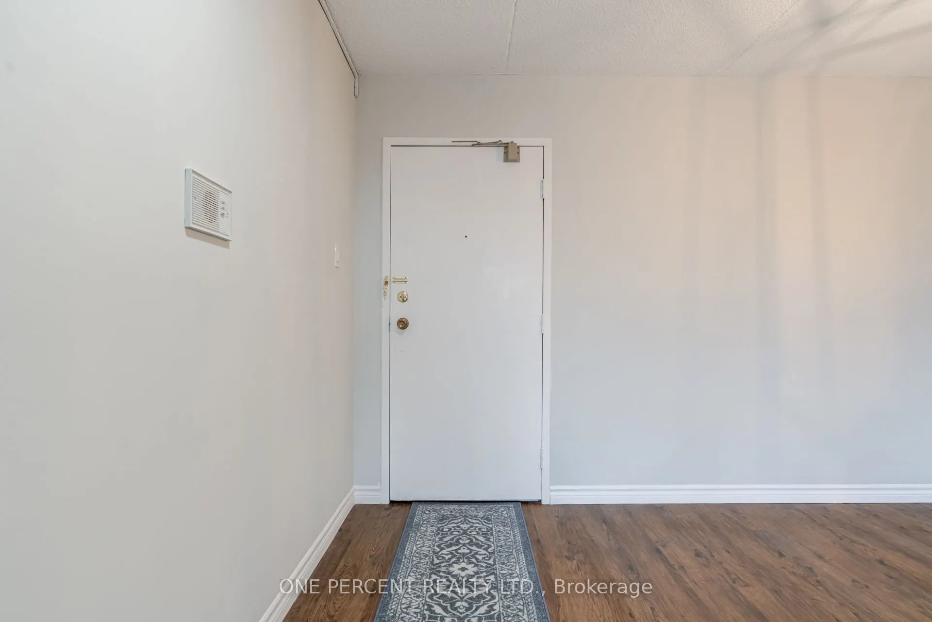 15390 Yonge Street #406