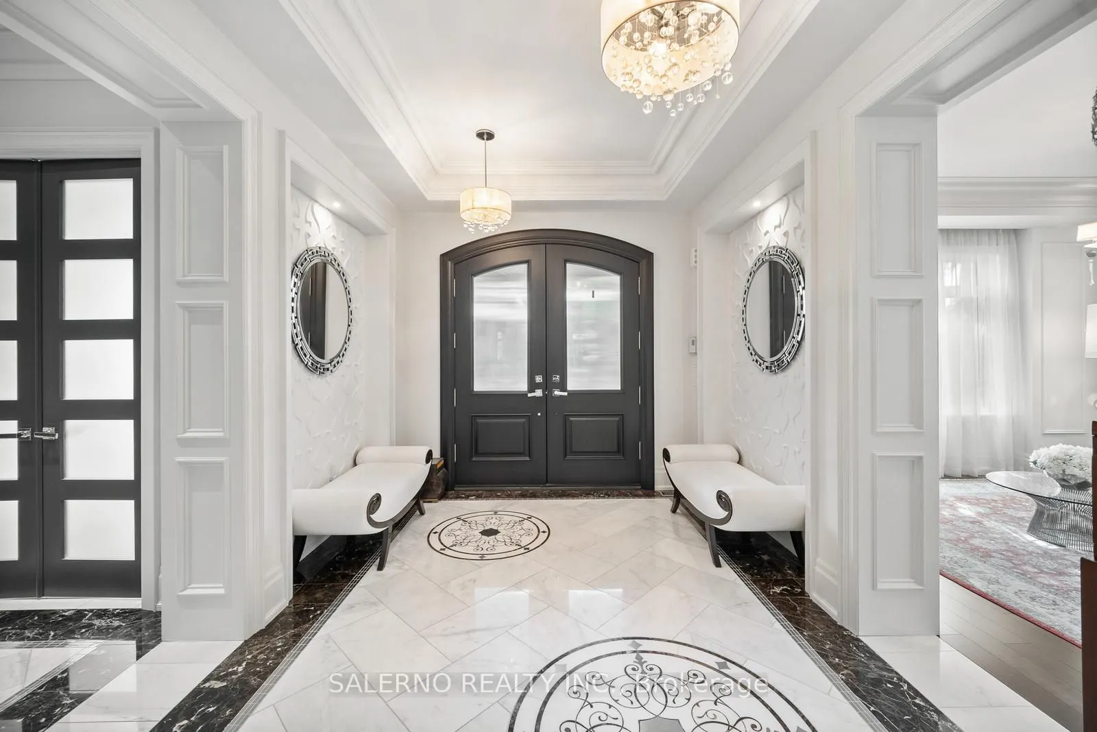 8 Thornhill Avenue