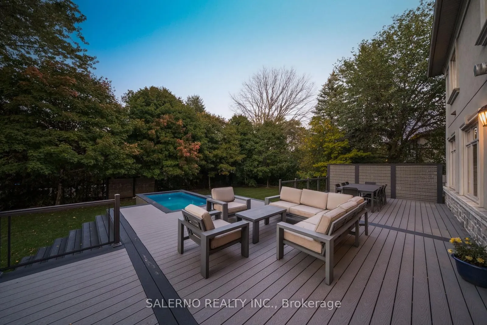 8 Thornhill Avenue