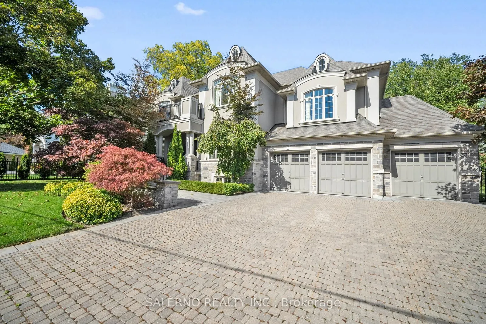 8 Thornhill Avenue