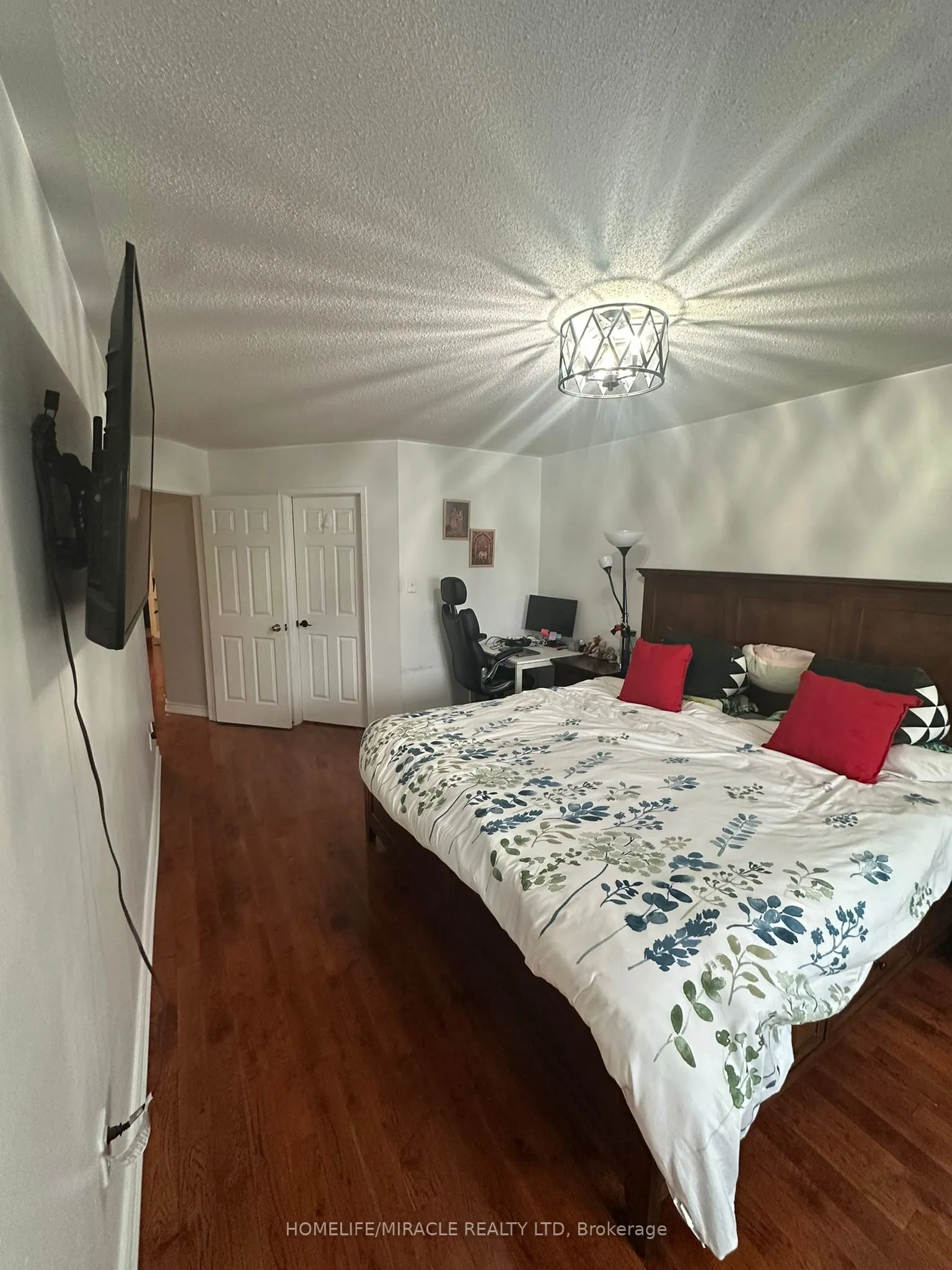 587 Caboto Trail