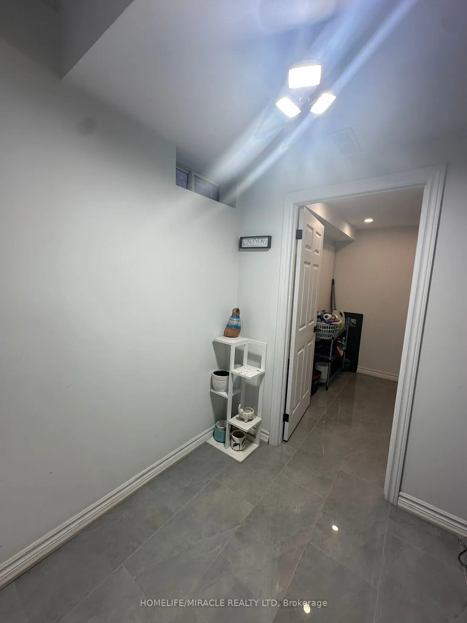 587 Caboto Trail
