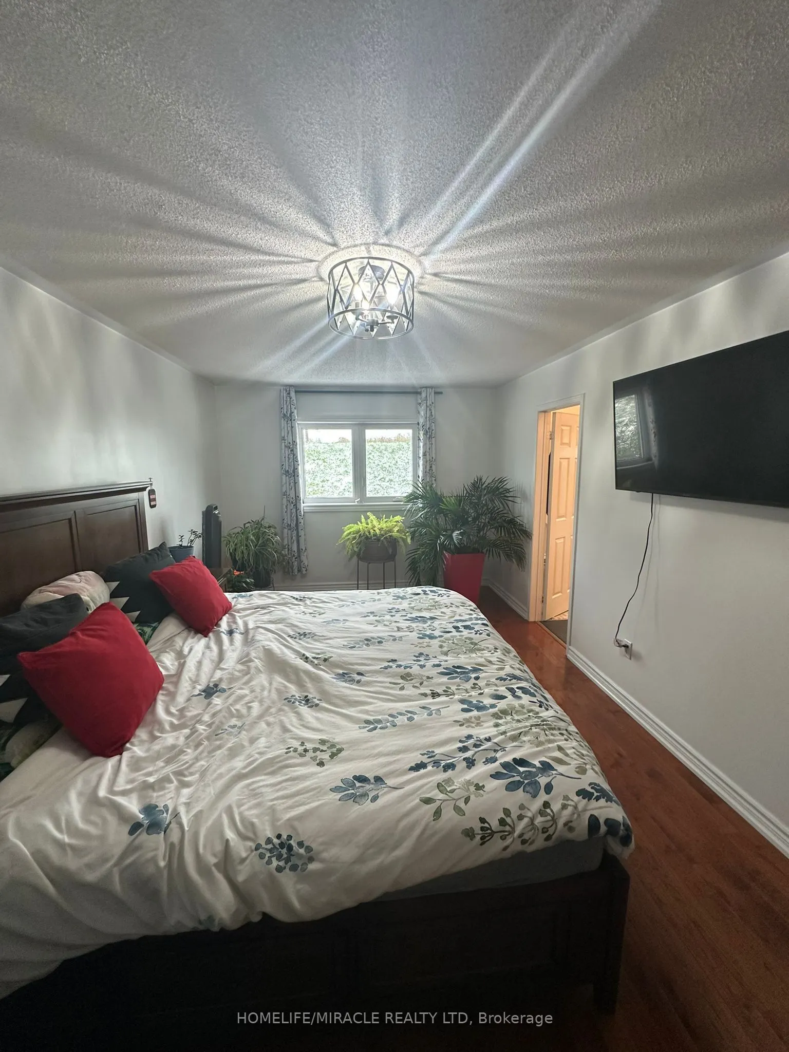 587 Caboto Trail