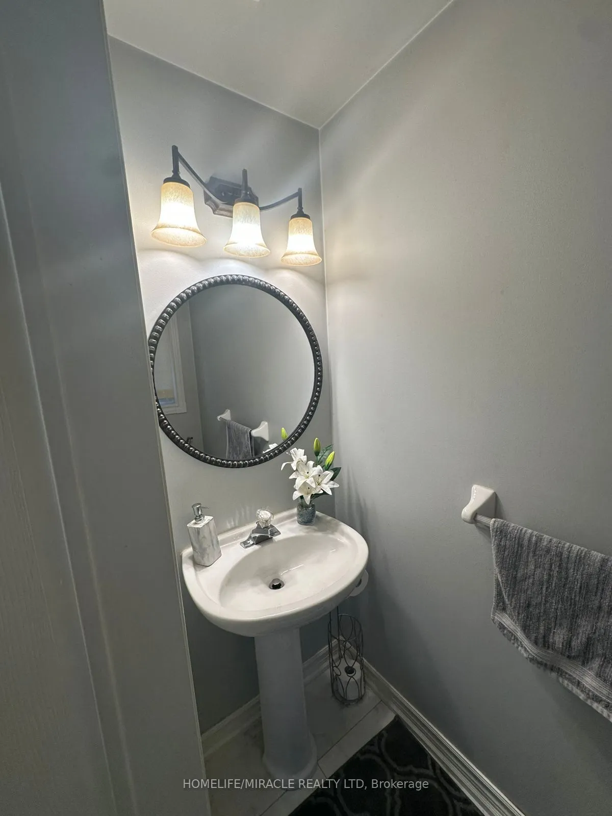 587 Caboto Trail