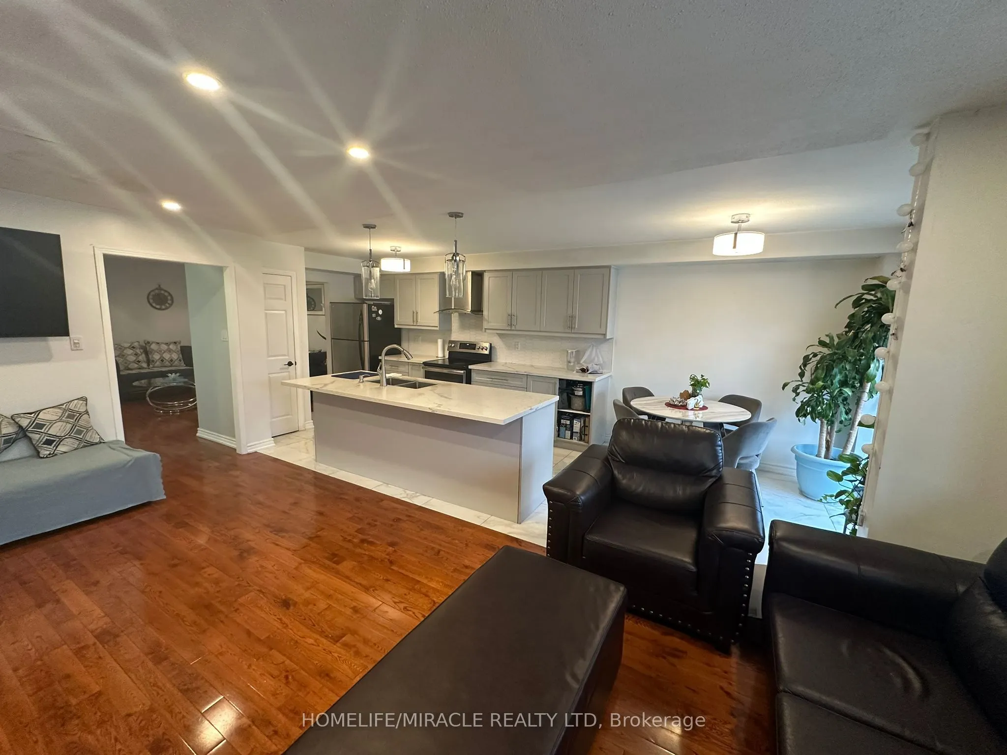 587 Caboto Trail