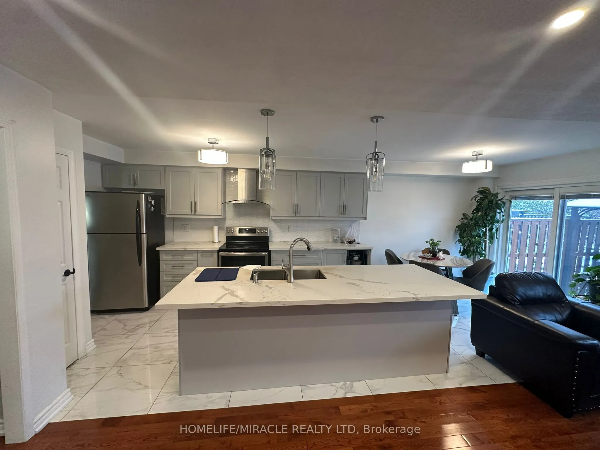 587 Caboto Trail