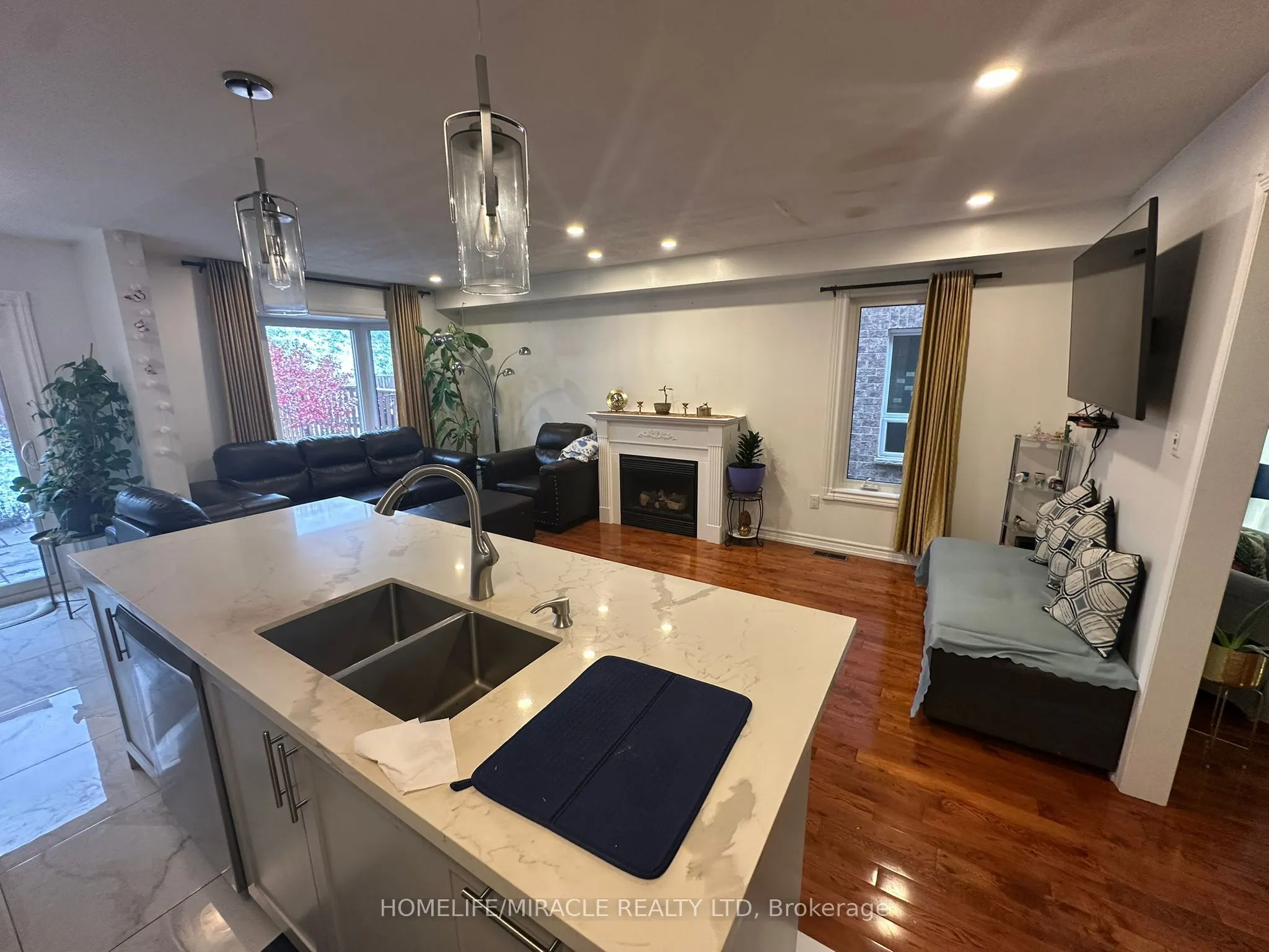 587 Caboto Trail