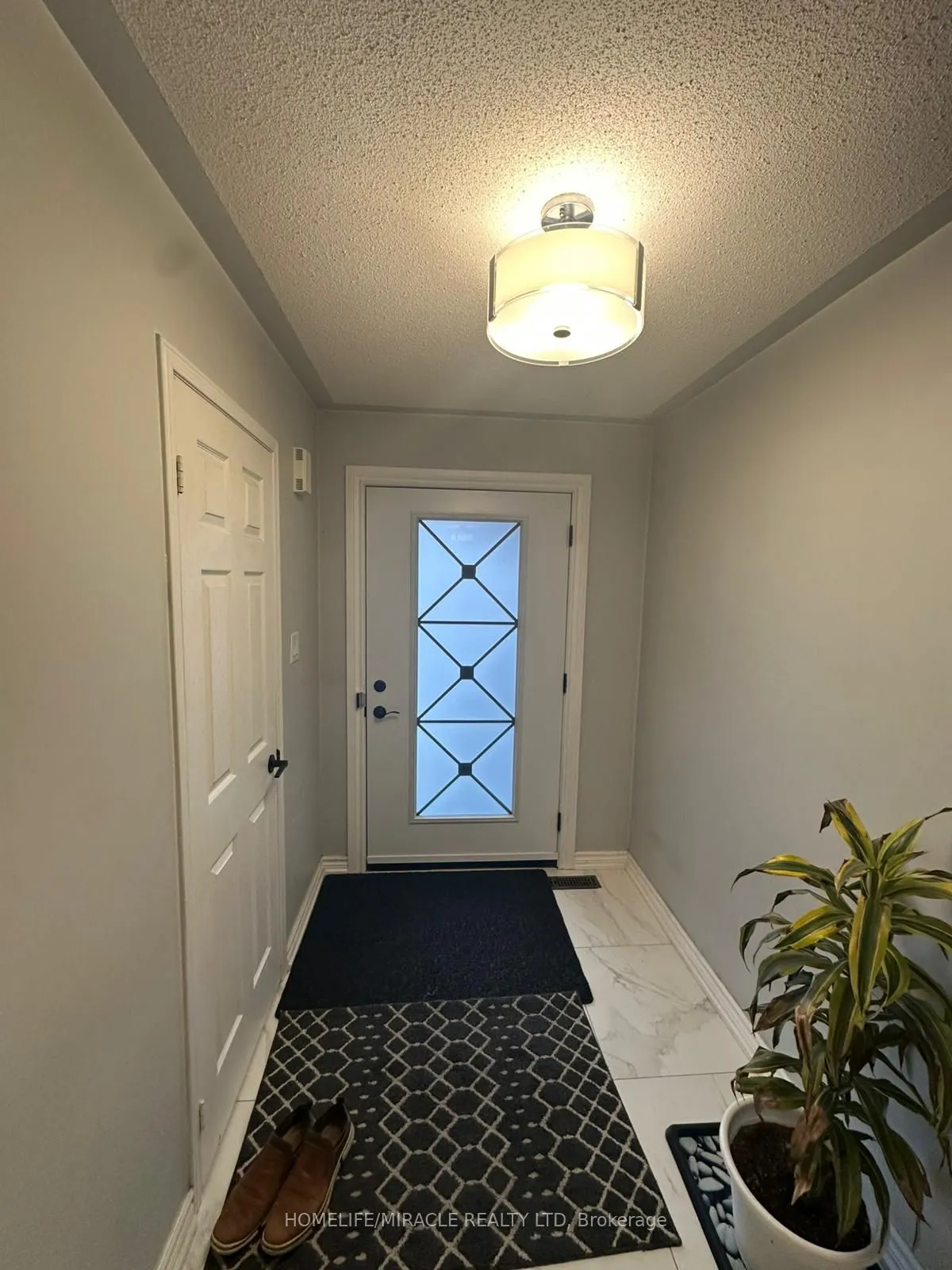 587 Caboto Trail