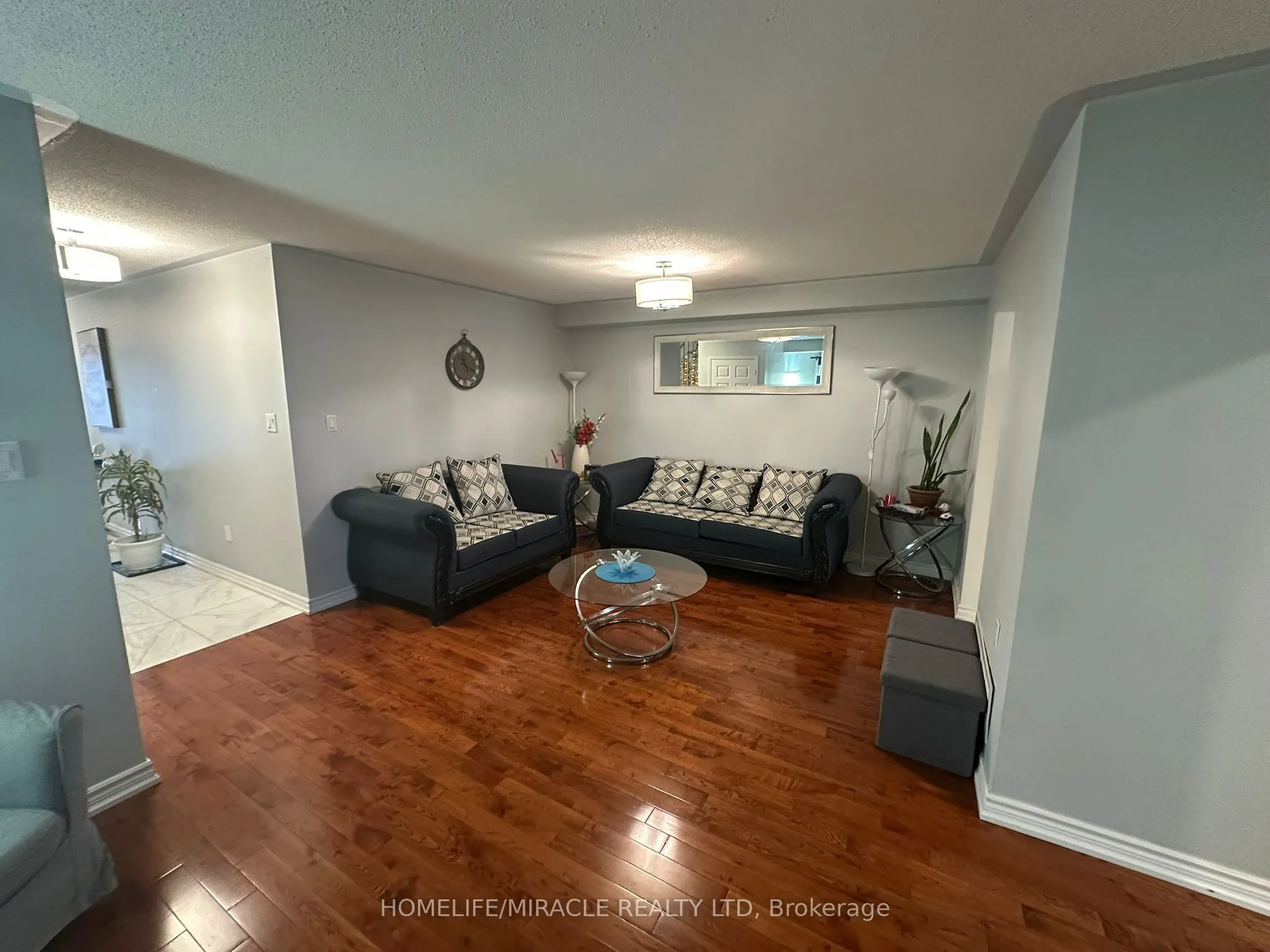 587 Caboto Trail