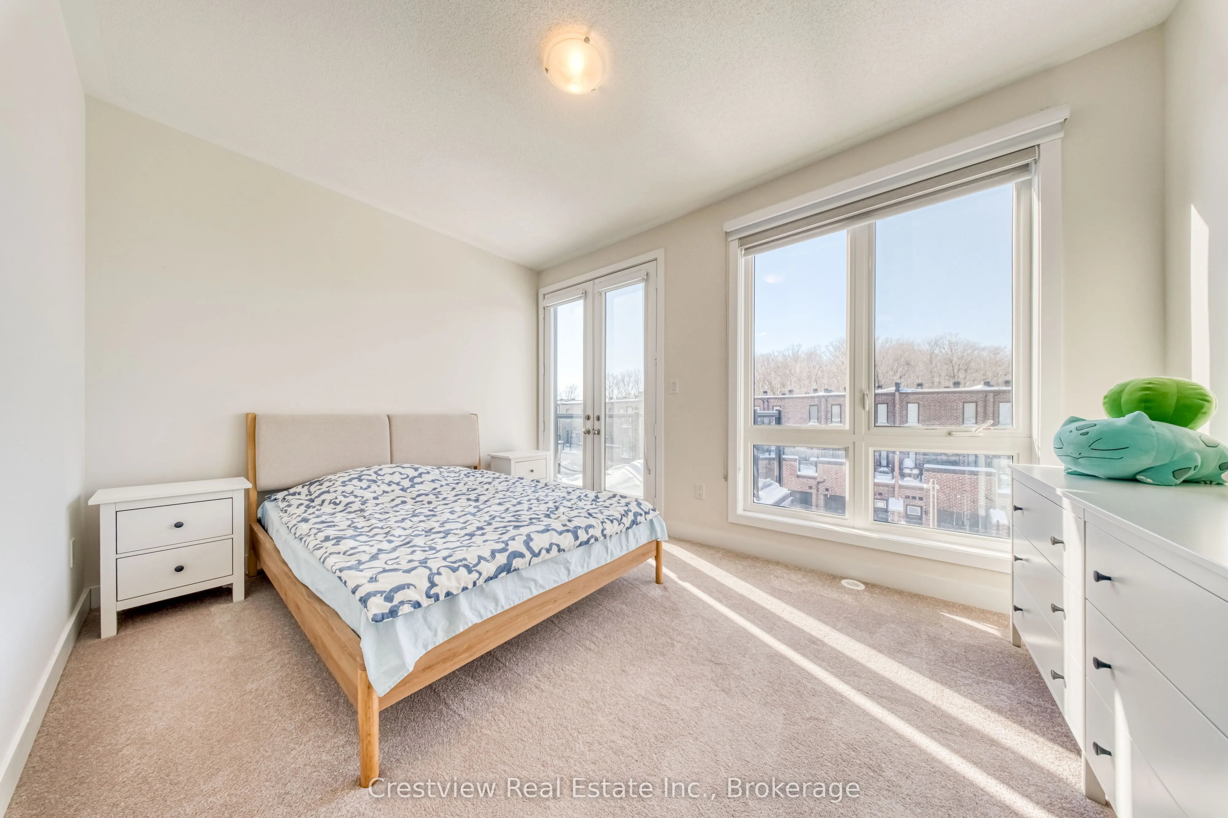 84 Stauffer Crescent