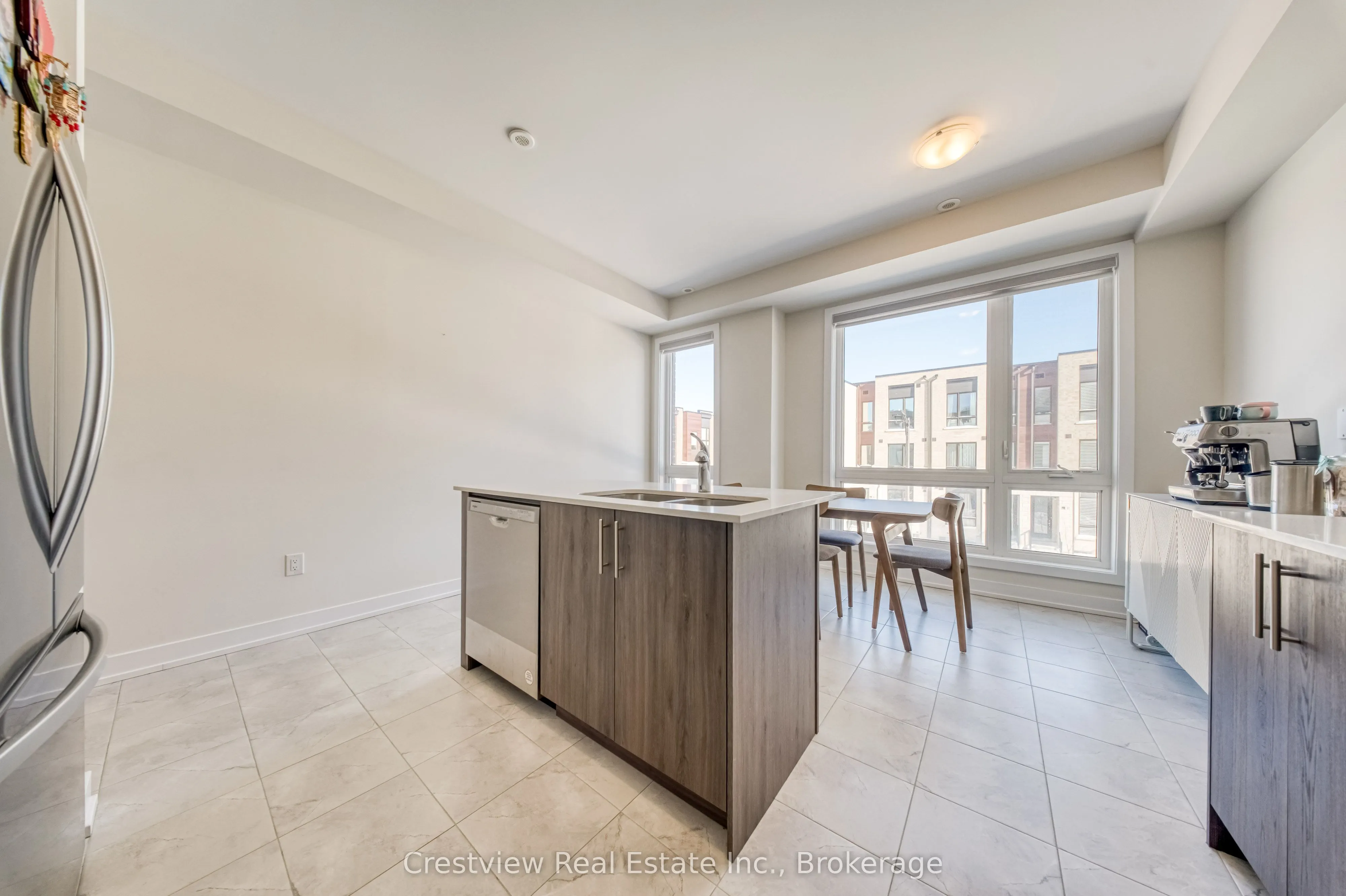 84 Stauffer Crescent