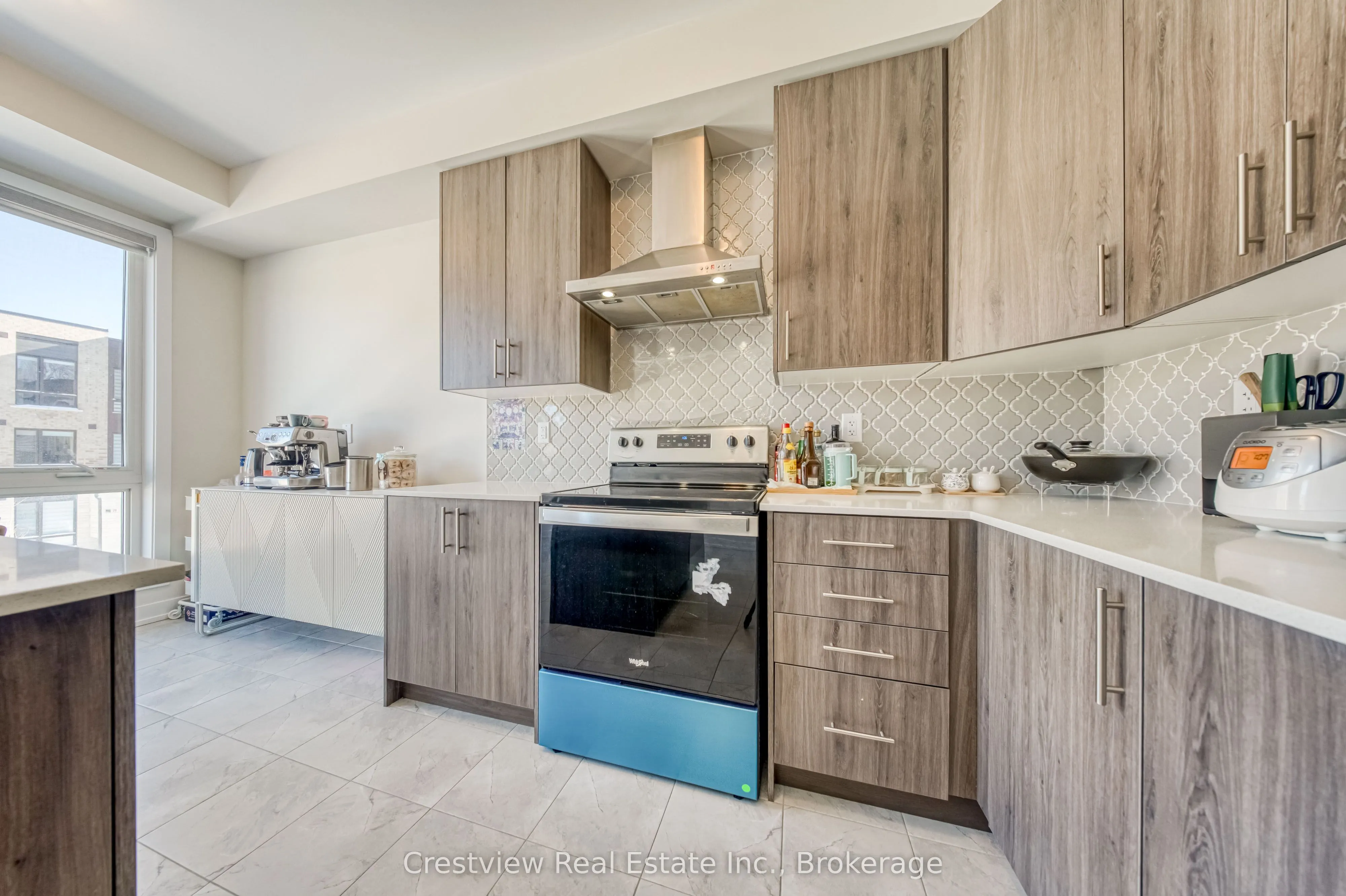 84 Stauffer Crescent