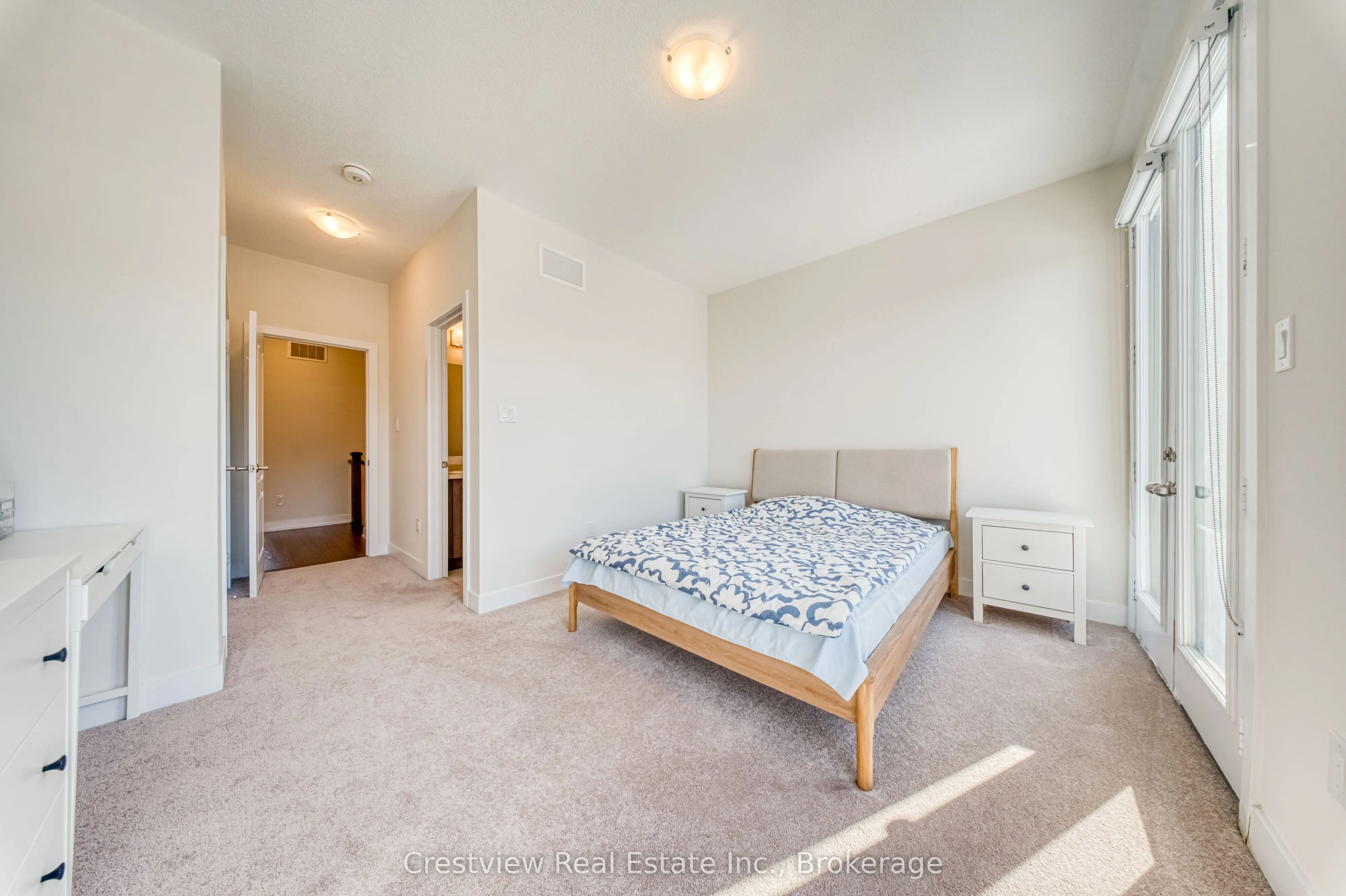 84 Stauffer Crescent