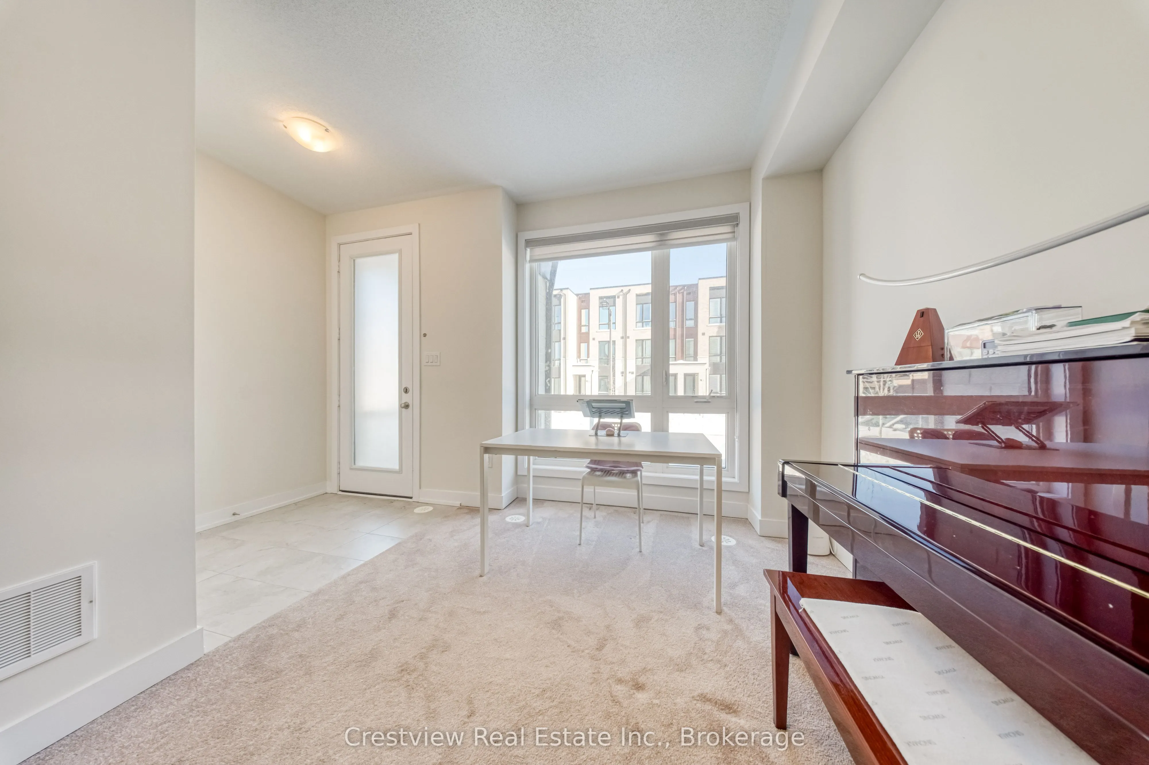 84 Stauffer Crescent