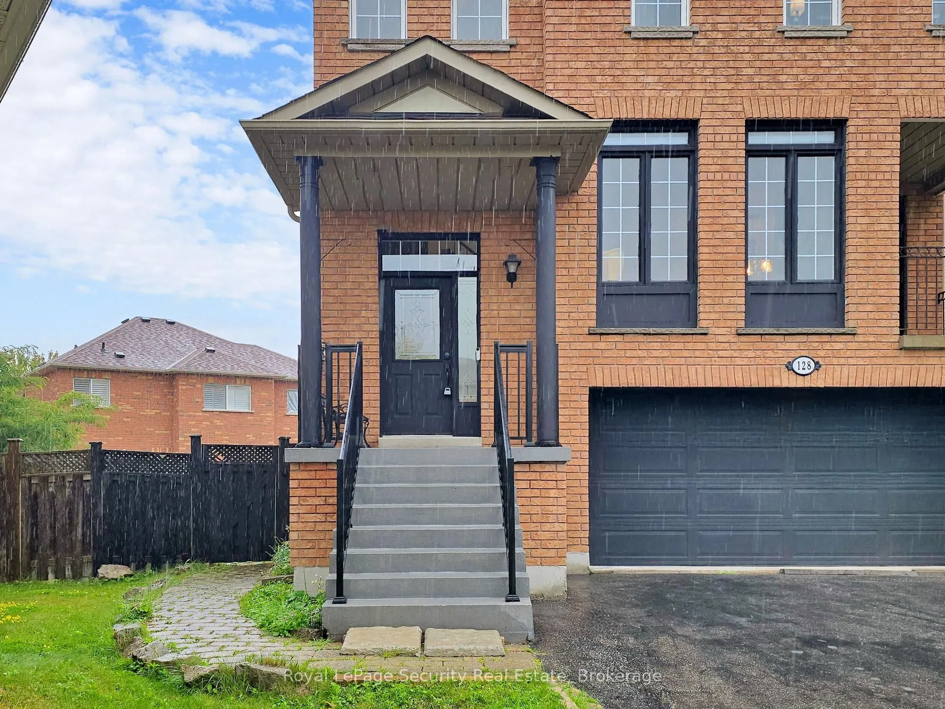 128 Daiseyfield Crescent