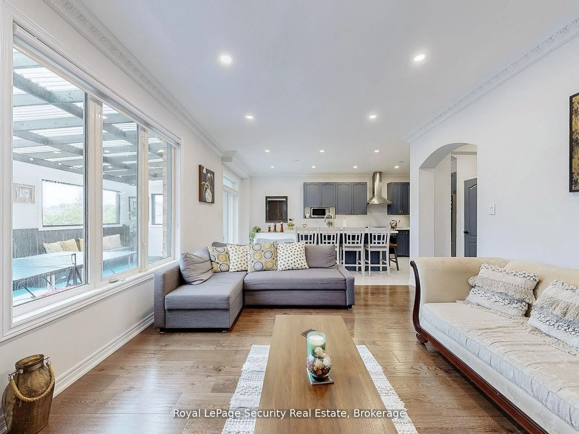 128 Daiseyfield Crescent