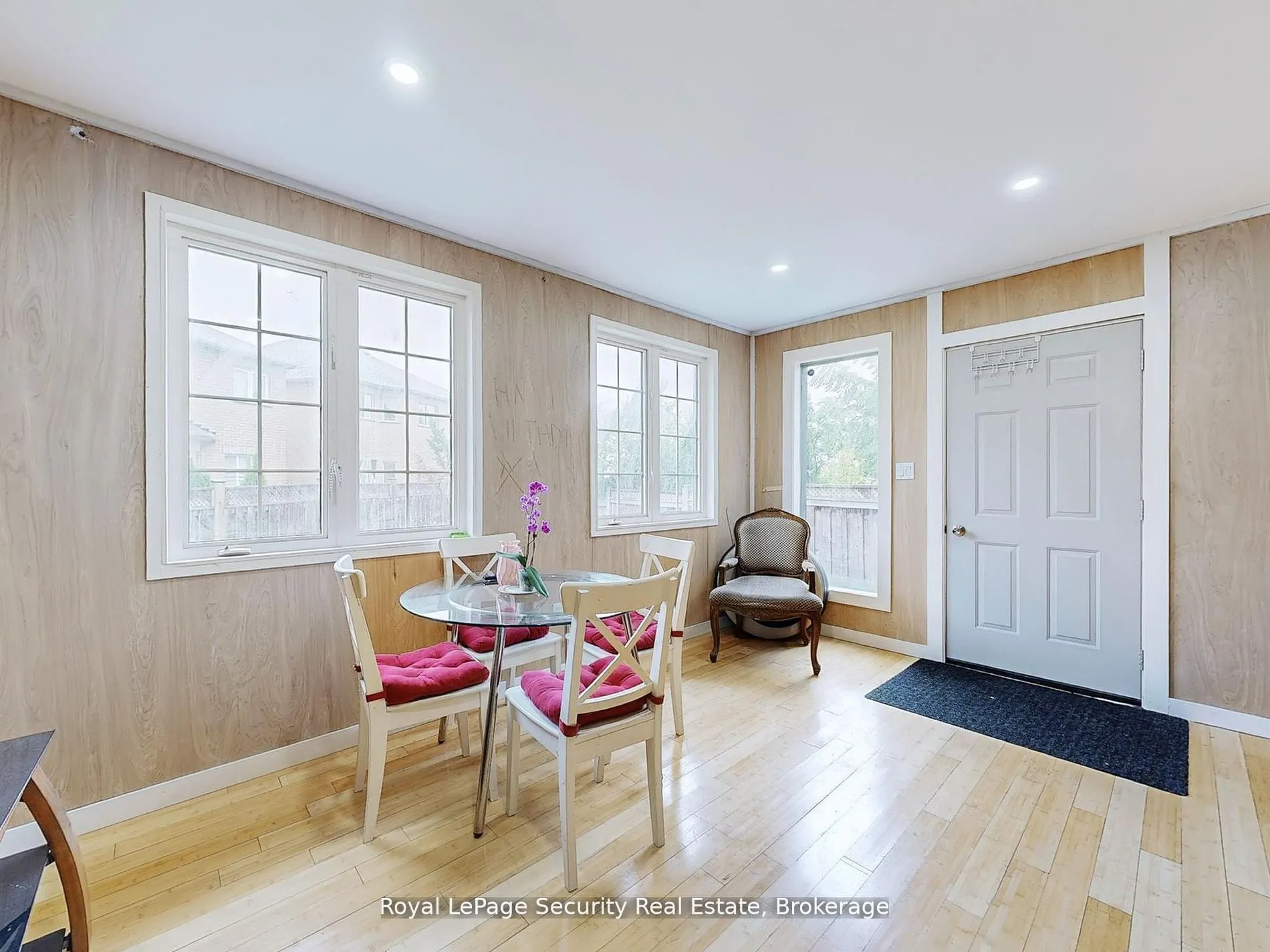 128 Daiseyfield Crescent
