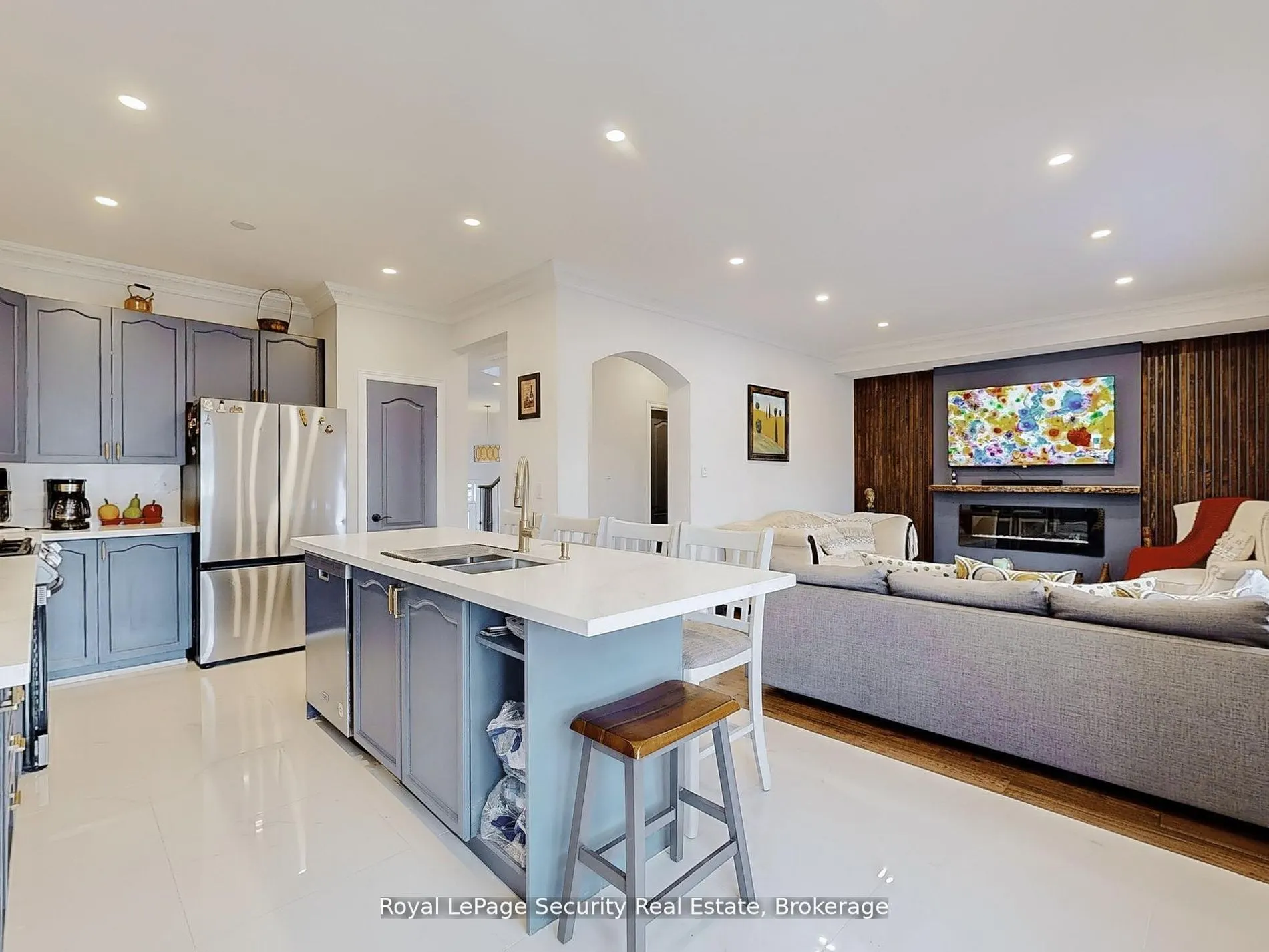 128 Daiseyfield Crescent