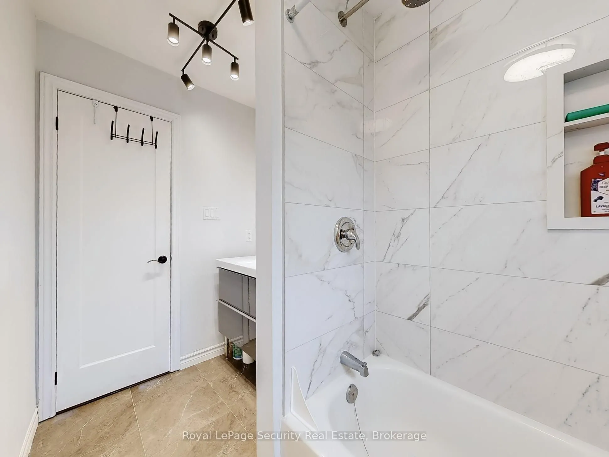 128 Daiseyfield Crescent