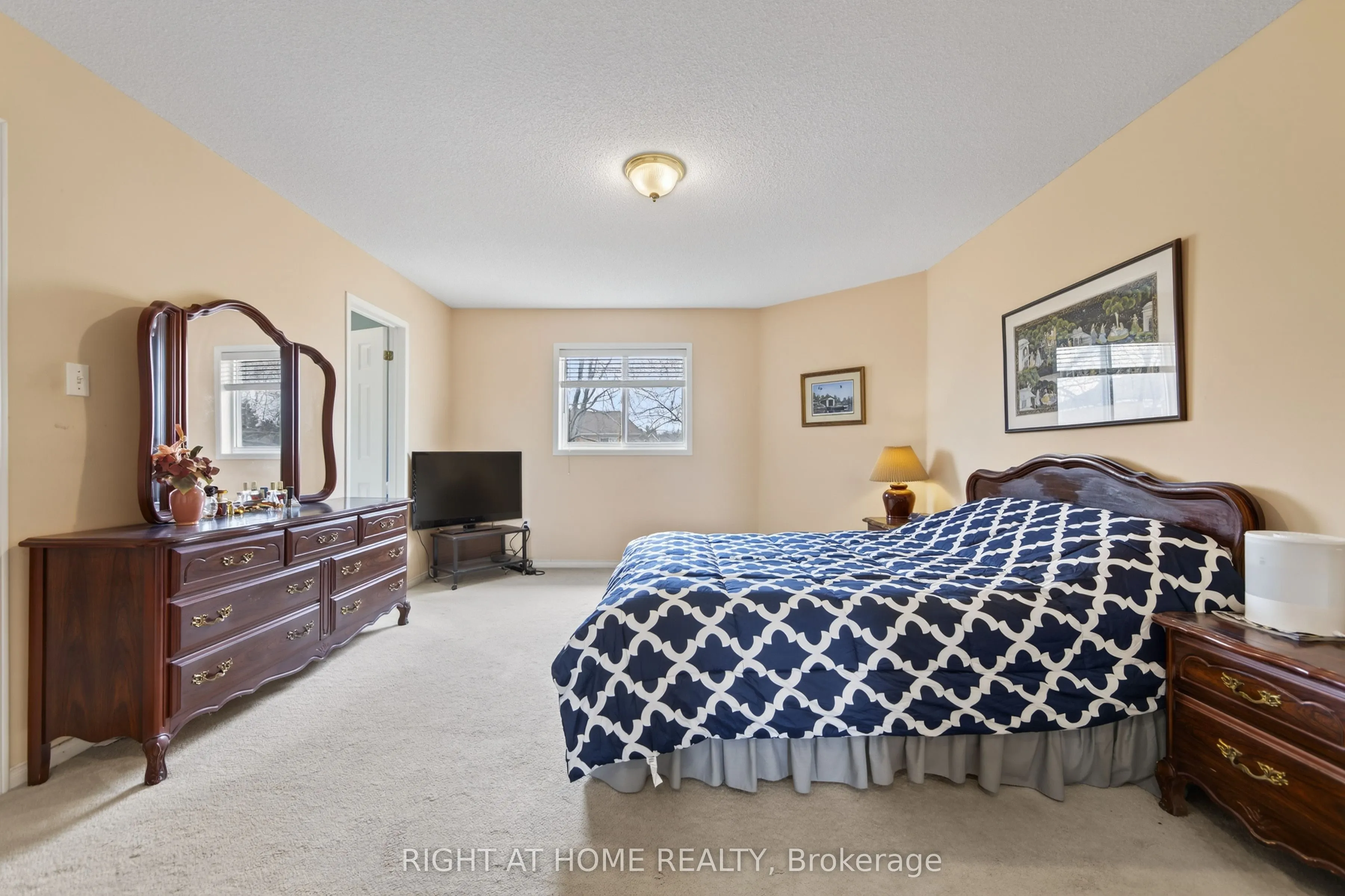 1338 Vincent Crescent