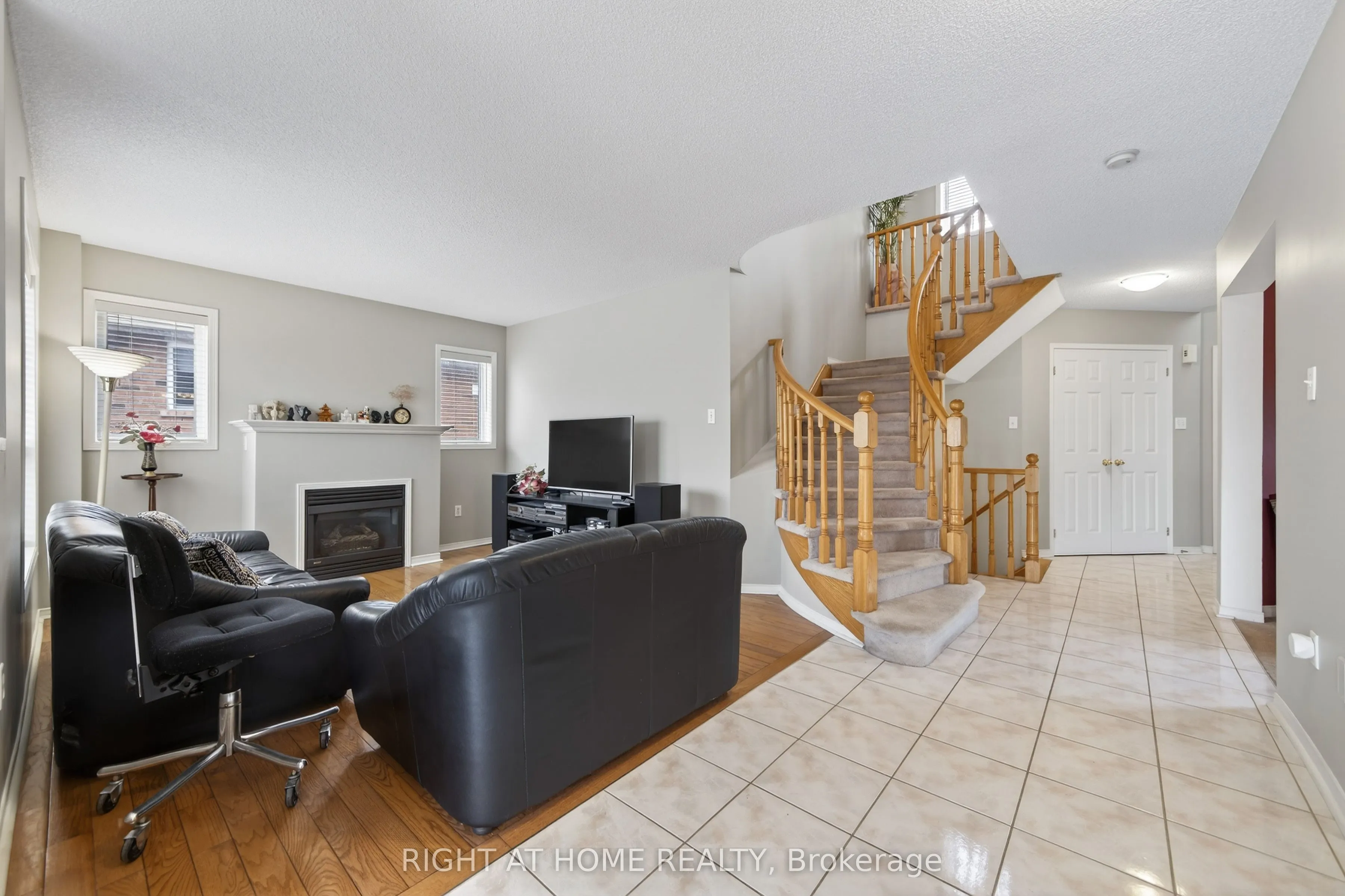 1338 Vincent Crescent