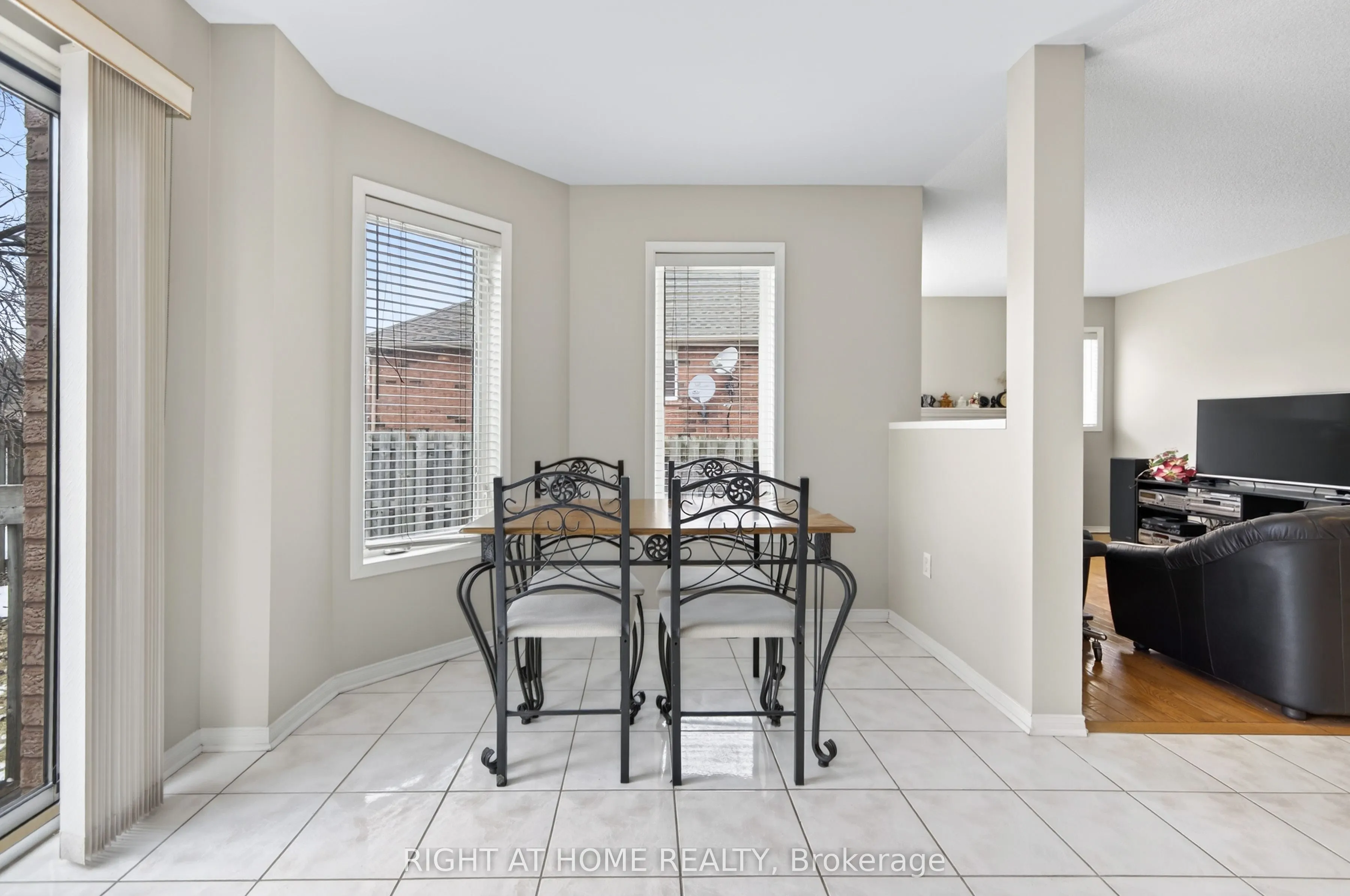 1338 Vincent Crescent