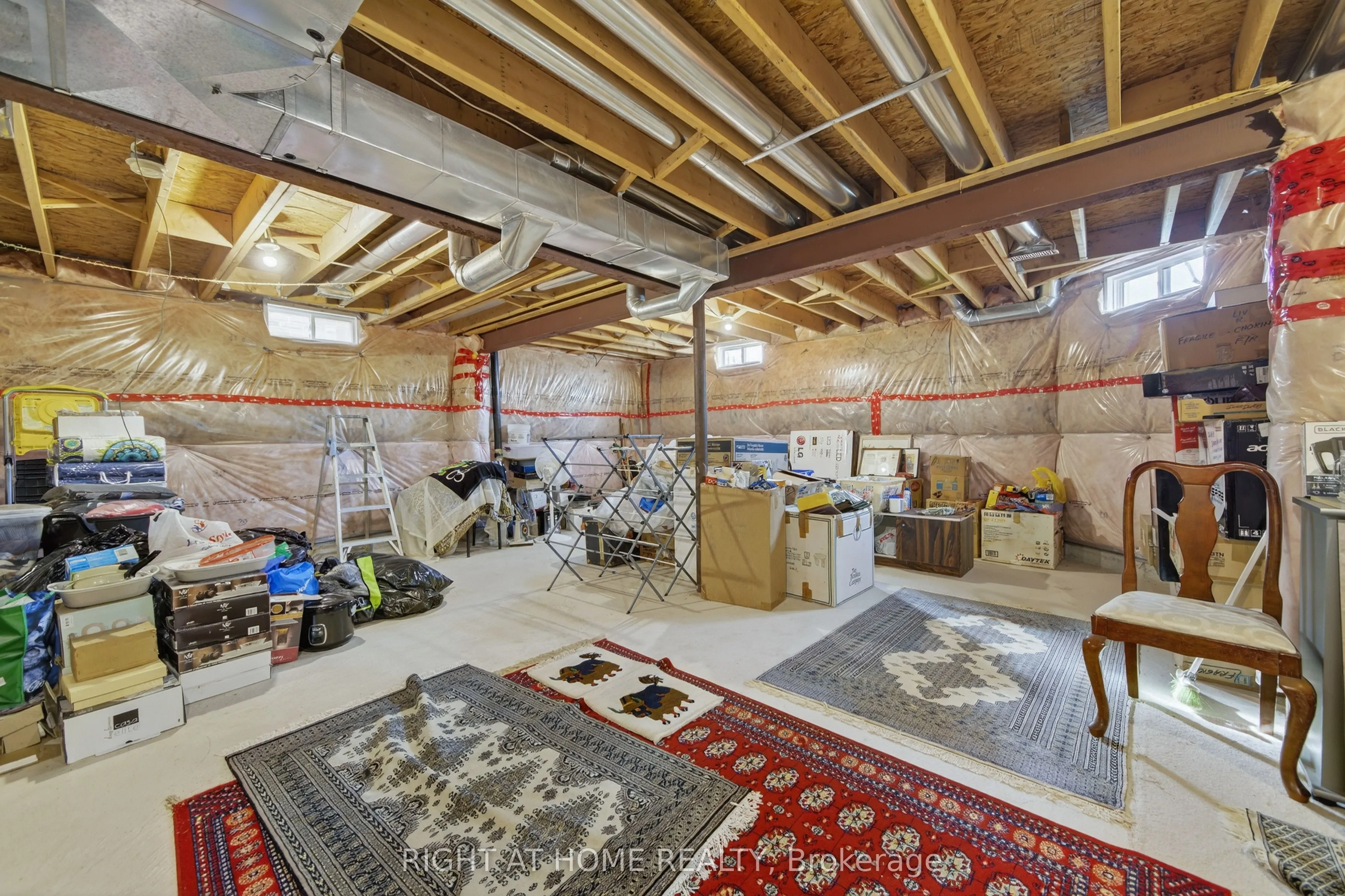 1338 Vincent Crescent