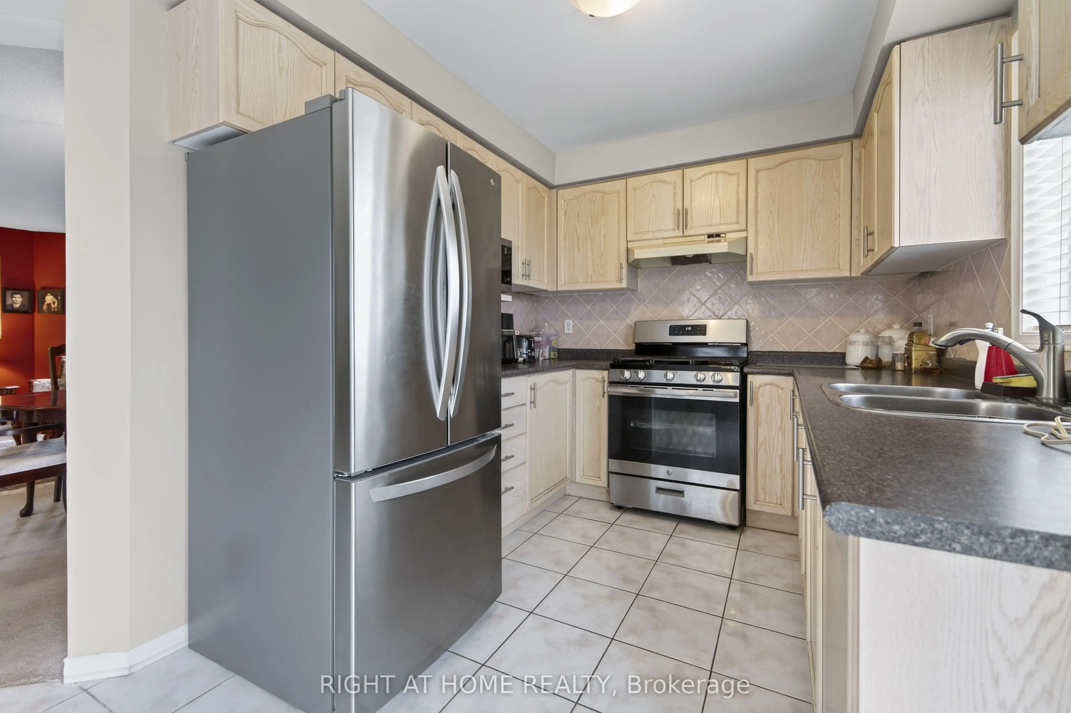 1338 Vincent Crescent