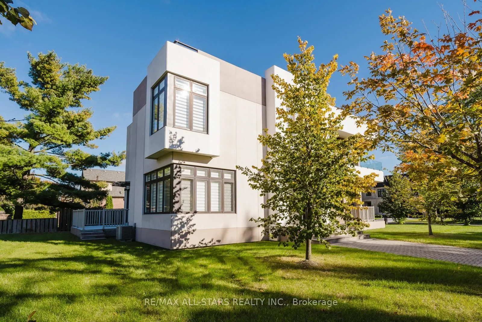 26 Lancer Drive