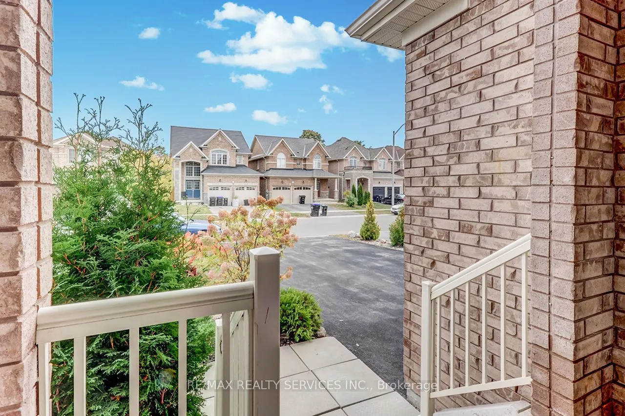 2179 Dawson Crescent